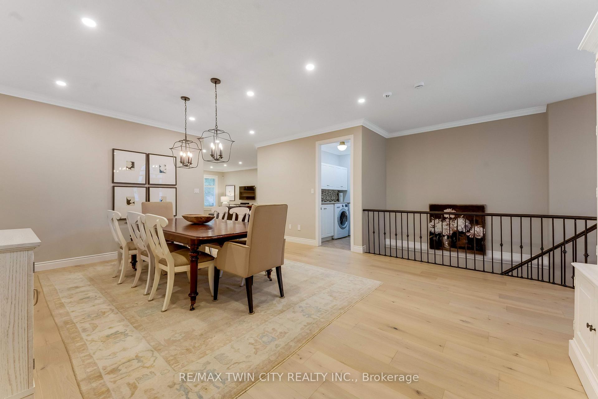 Photo 9 of 213 Edgewater Crescent, Kitchener, Grand River South — HOMEH