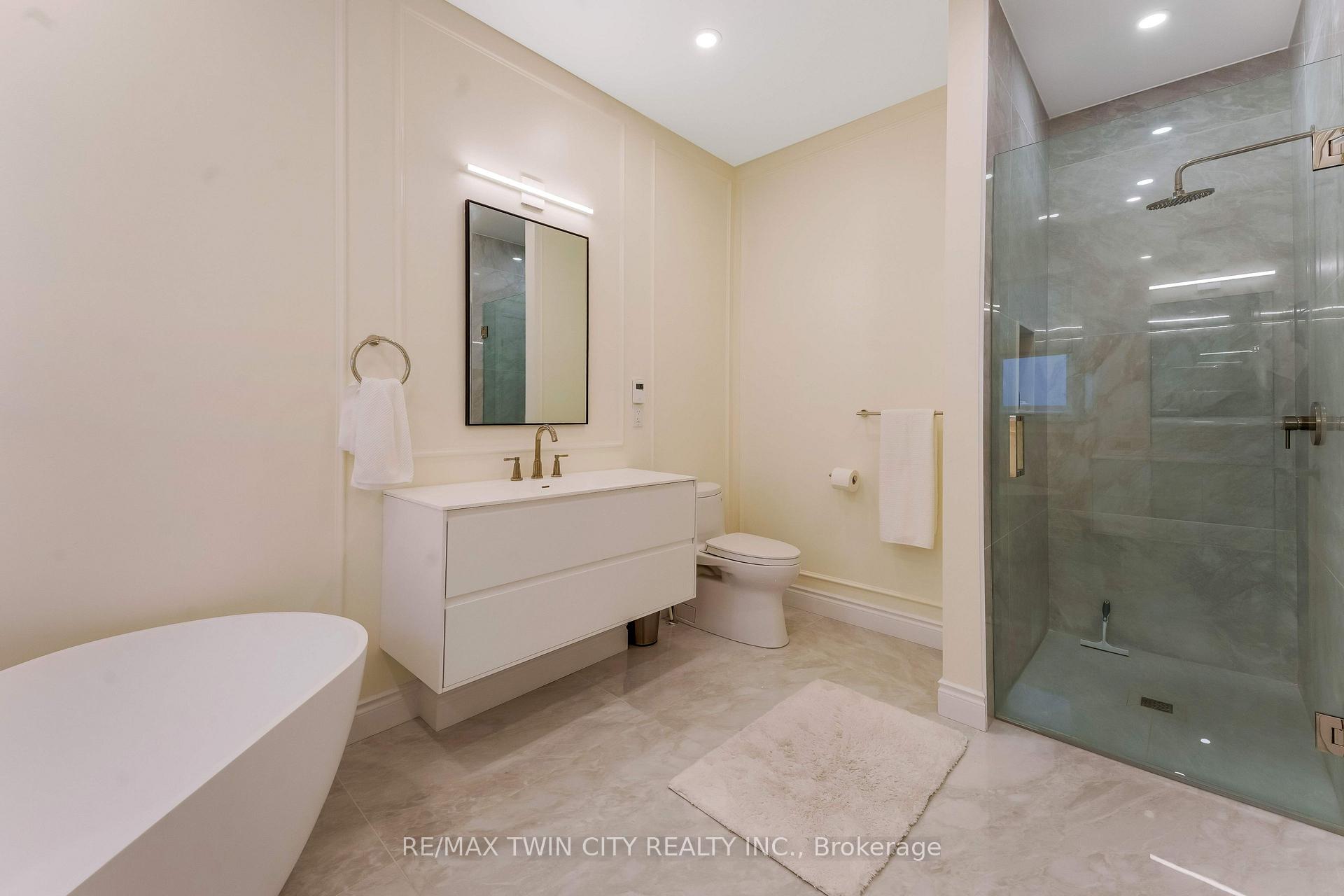 Photo 27 of 213 Edgewater Crescent, Kitchener, Grand River South — HOMEH