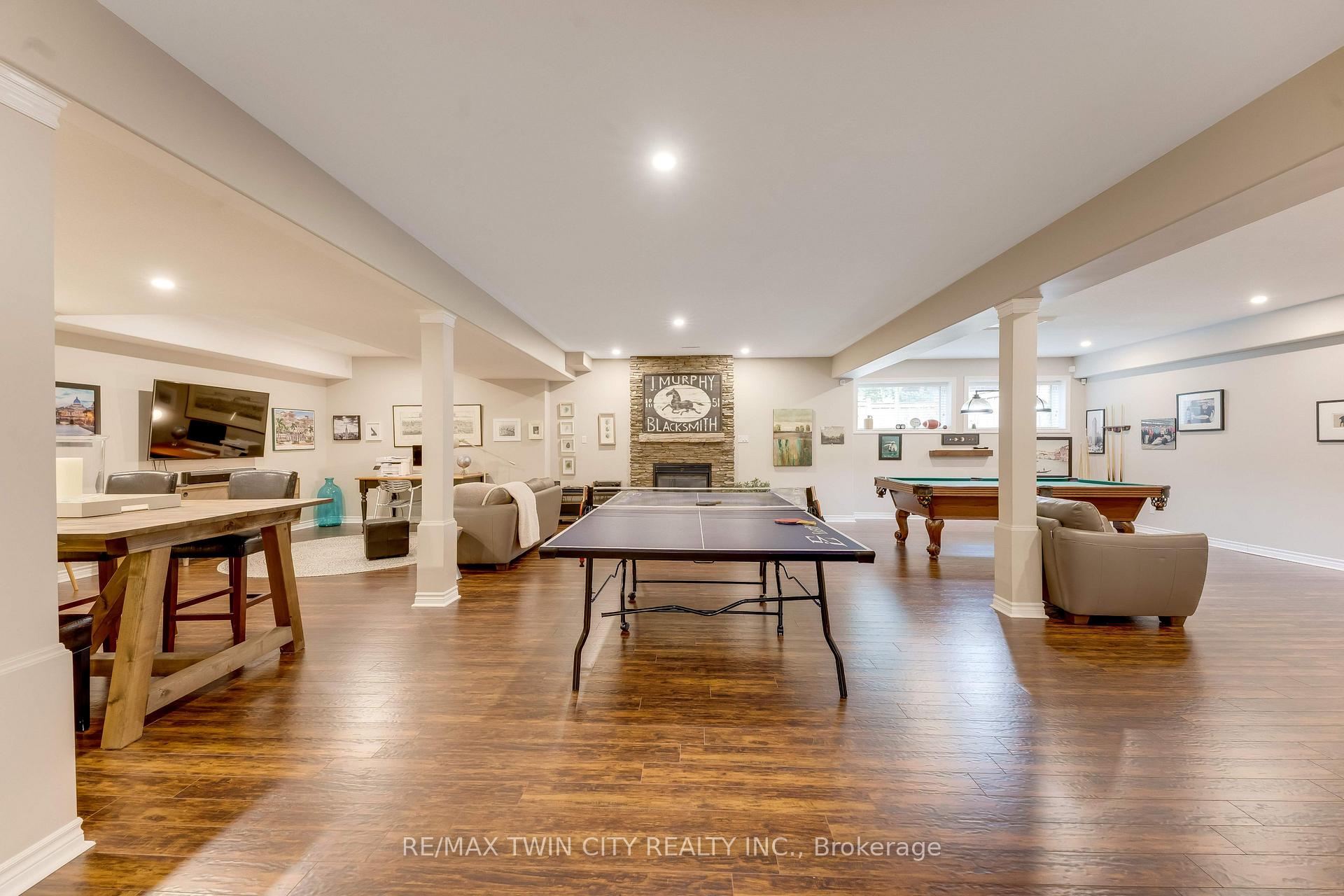 Photo 29 of 213 Edgewater Crescent, Kitchener, Grand River South — HOMEH