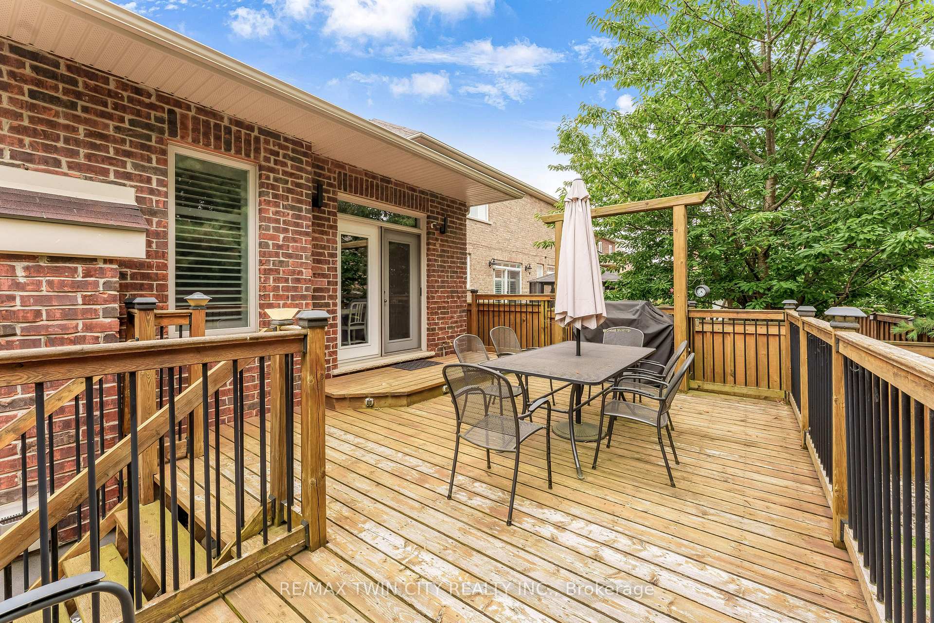 Photo 41 of 213 Edgewater Crescent, Kitchener, Grand River South — HOMEH