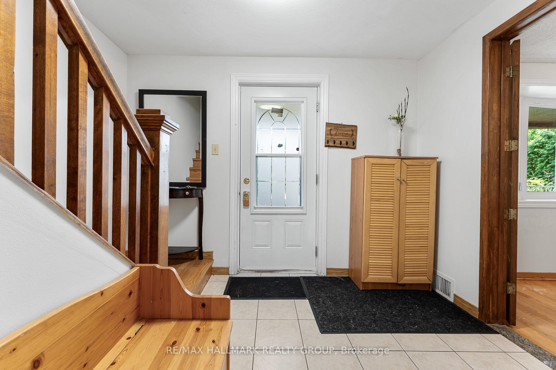 Photo 3 of 876 Pinecrest Road, Ottawa, Fairfield Heights — HOMEH