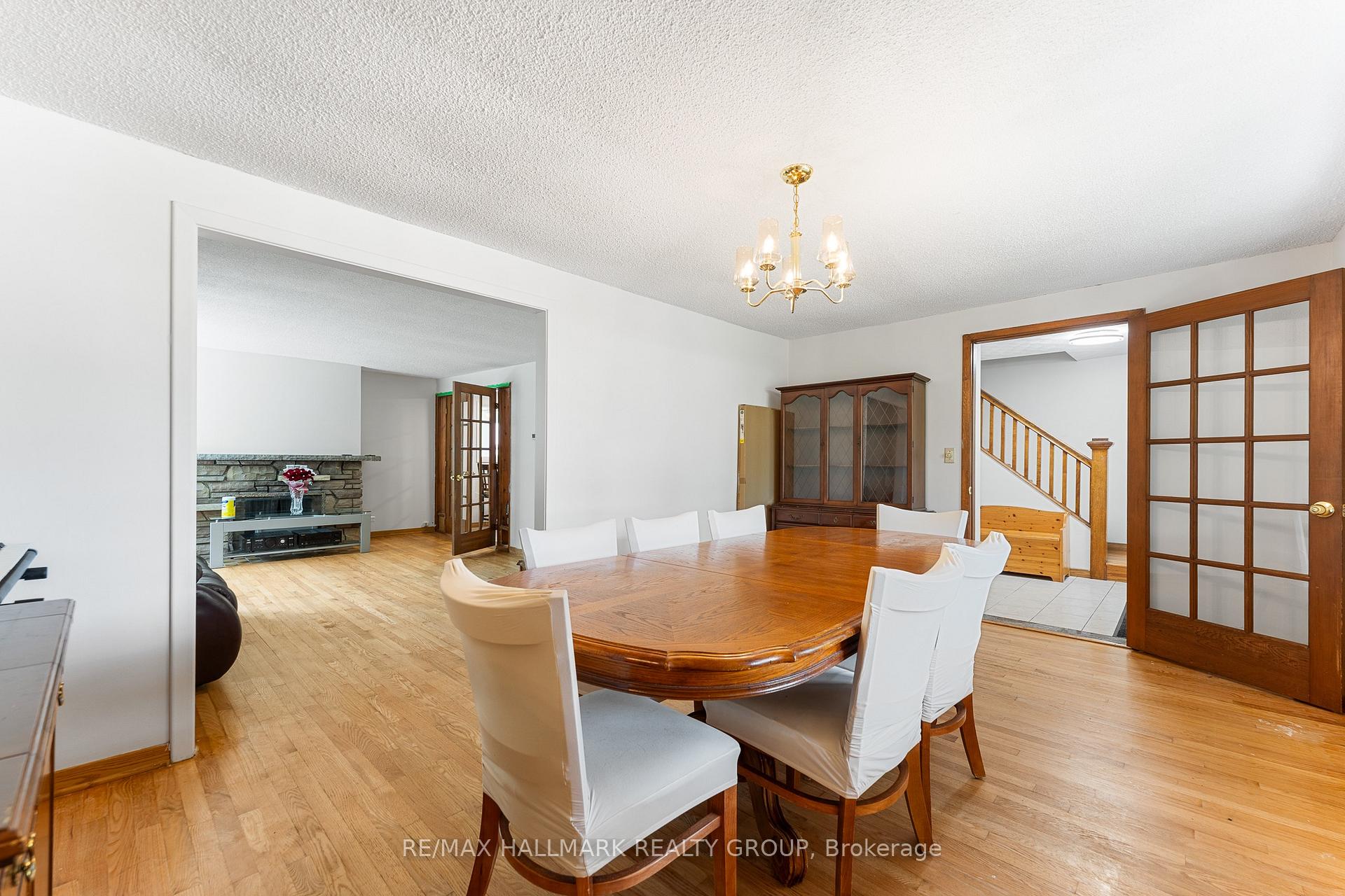 Photo 5 of 876 Pinecrest Road, Ottawa, Fairfield Heights — HOMEH