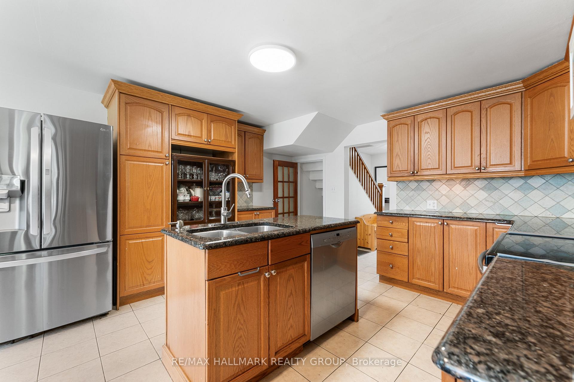 Photo 6 of 876 Pinecrest Road, Ottawa, Fairfield Heights — HOMEH
