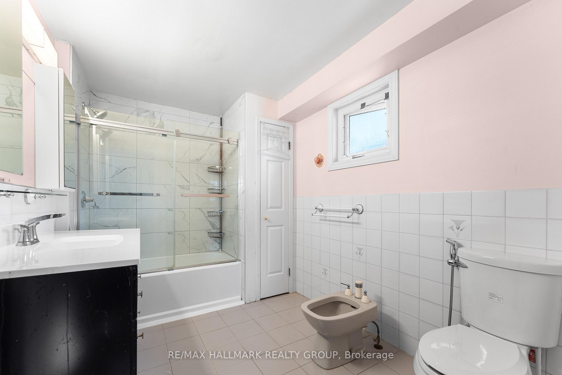 Photo 13 of 876 Pinecrest Road, Ottawa, Fairfield Heights — HOMEH