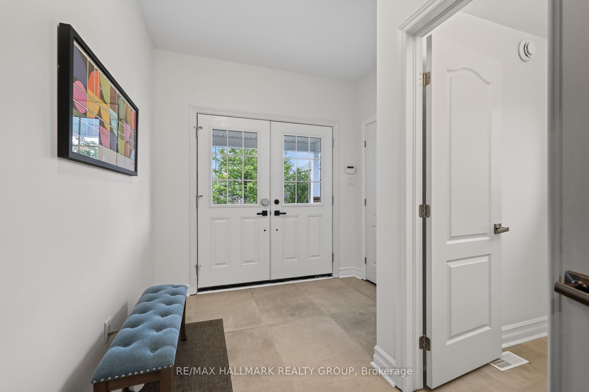 Photo 4 of 878 Excursion Way, Ottawa, Barrhaven - Half Moon Bay — HOMEH