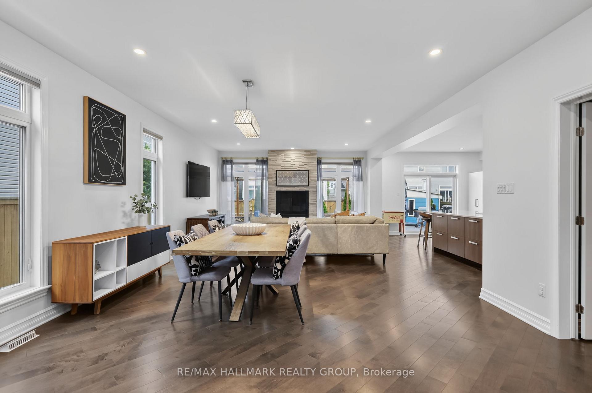 Photo 6 of 878 Excursion Way, Ottawa, Barrhaven - Half Moon Bay — HOMEH