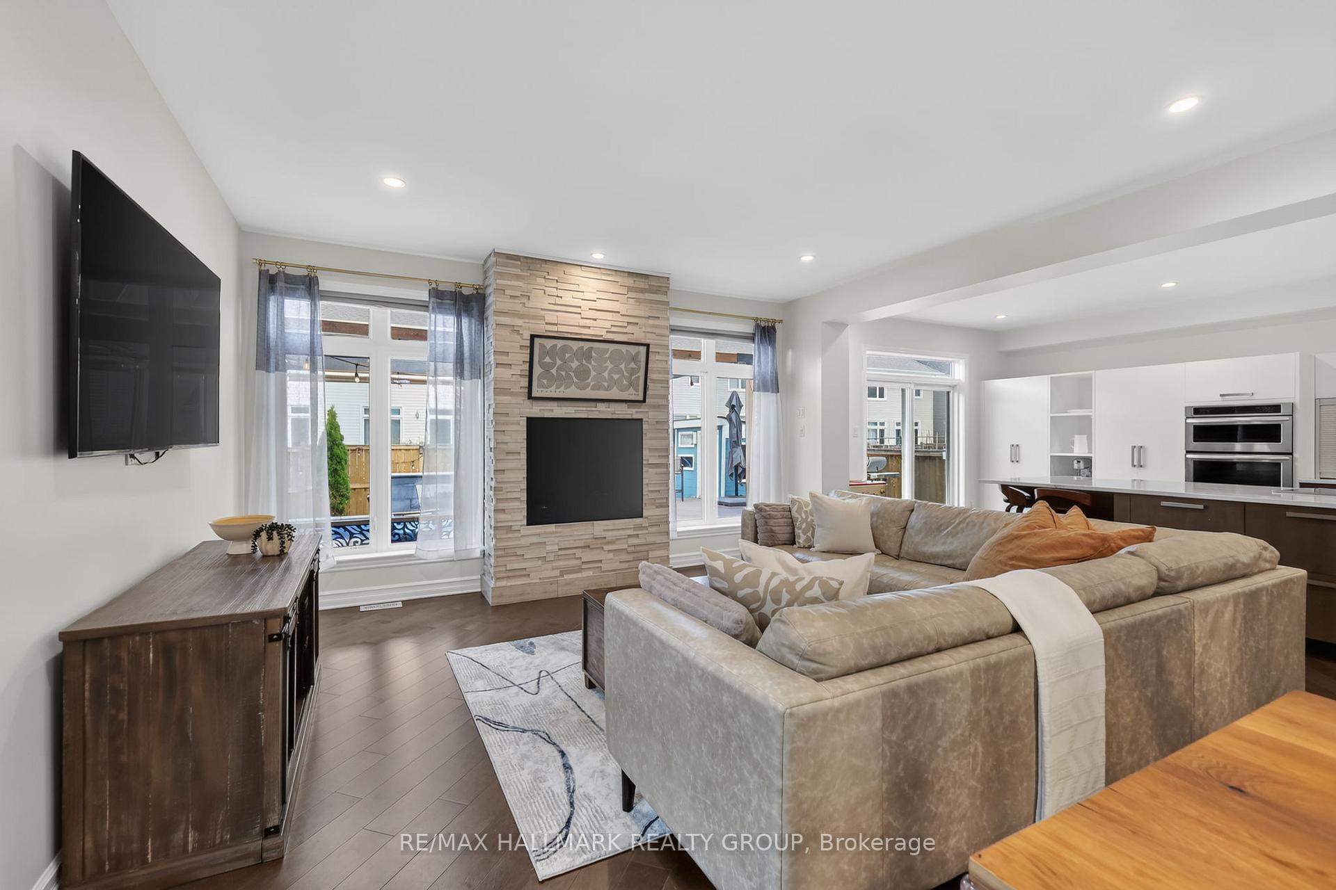Photo 9 of 878 Excursion Way, Ottawa, Barrhaven - Half Moon Bay — HOMEH