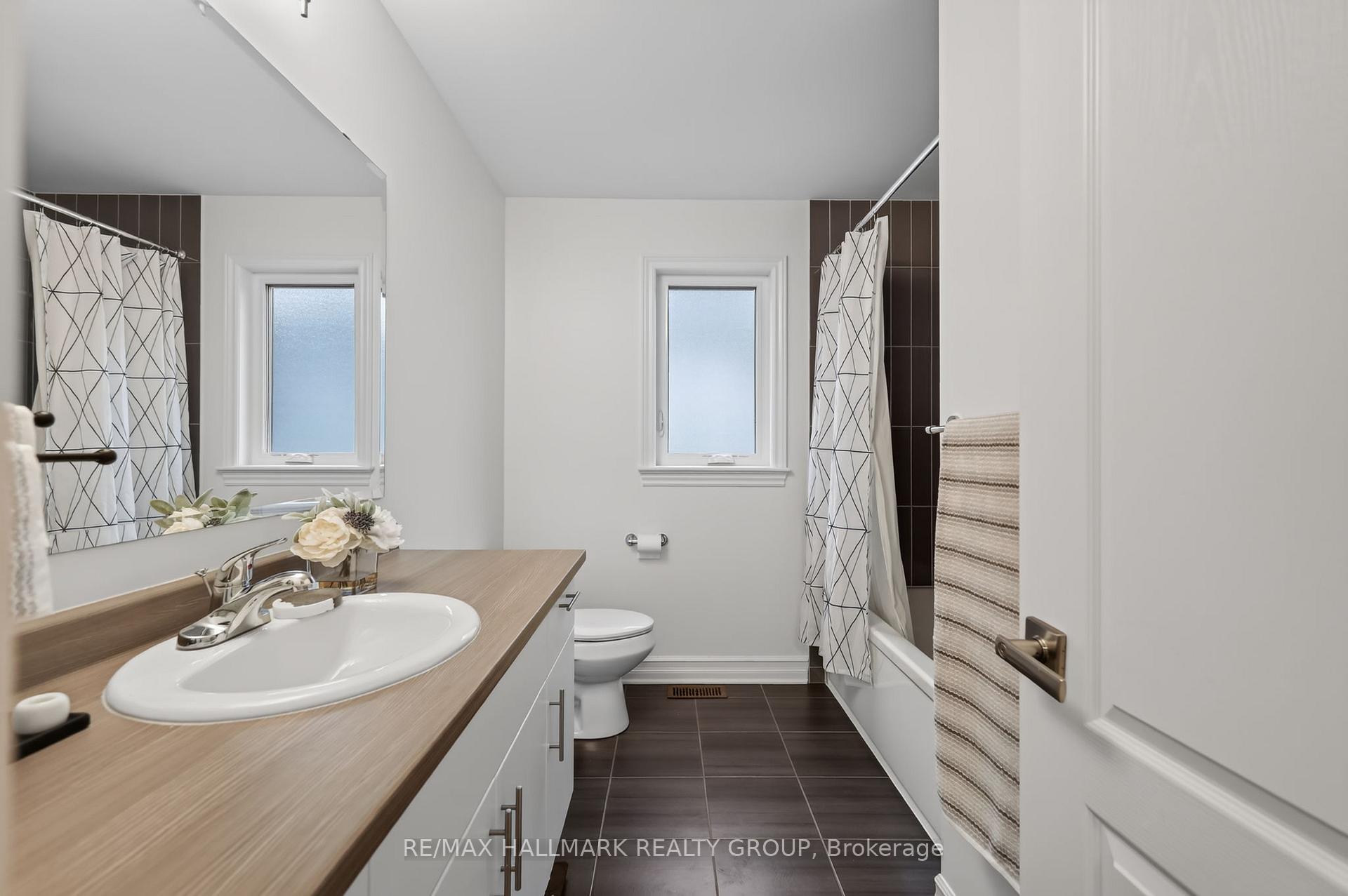 Photo 32 of 878 Excursion Way, Ottawa, Barrhaven - Half Moon Bay — HOMEH