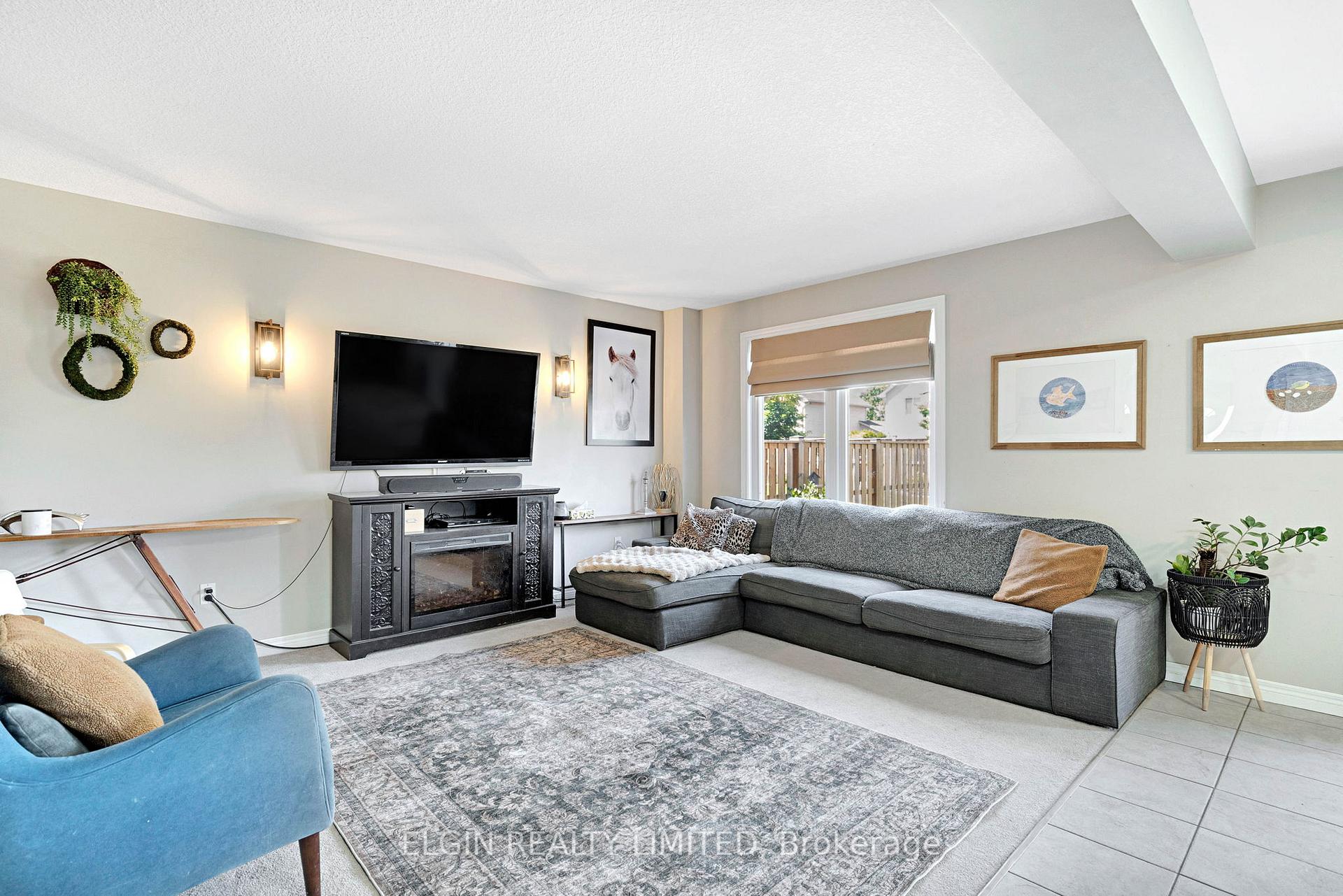 Photo 3 of 18 Goldenrod Court, St. Thomas — HOMEH