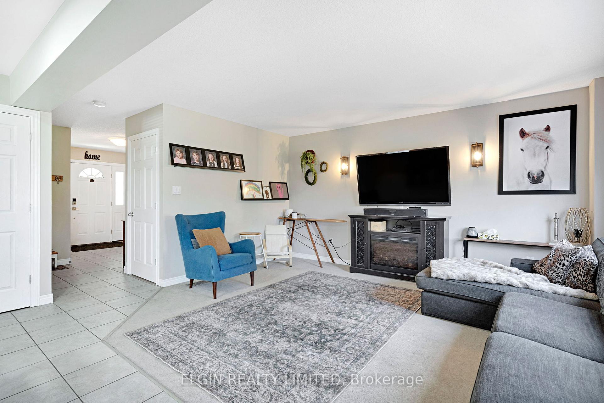 Photo 5 of 18 Goldenrod Court, St. Thomas — HOMEH
