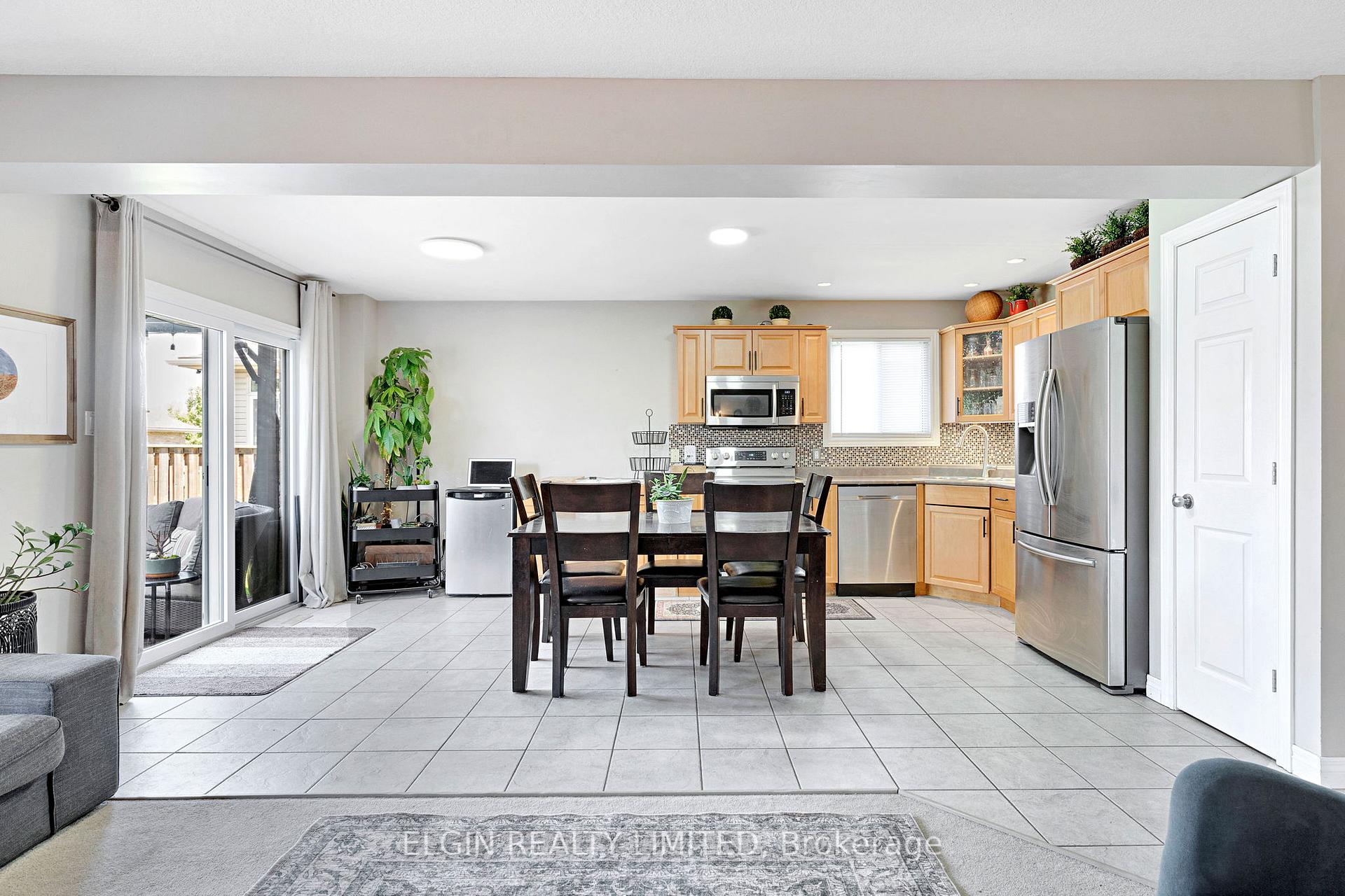 Photo 6 of 18 Goldenrod Court, St. Thomas — HOMEH