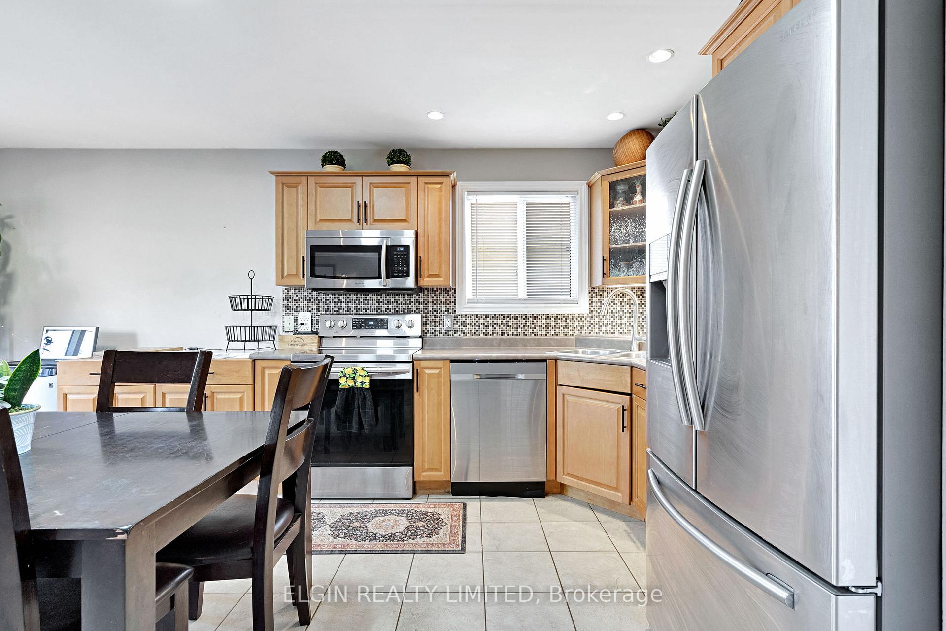 Photo 9 of 18 Goldenrod Court, St. Thomas — HOMEH