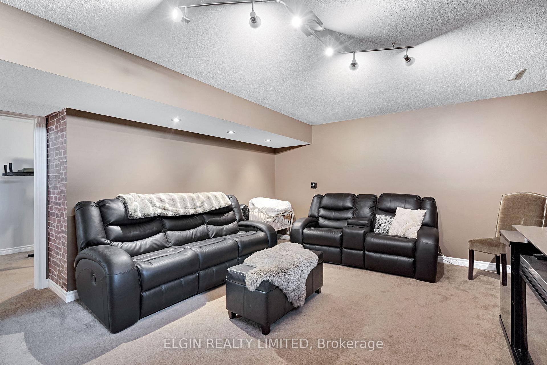 Photo 21 of 18 Goldenrod Court, St. Thomas — HOMEH