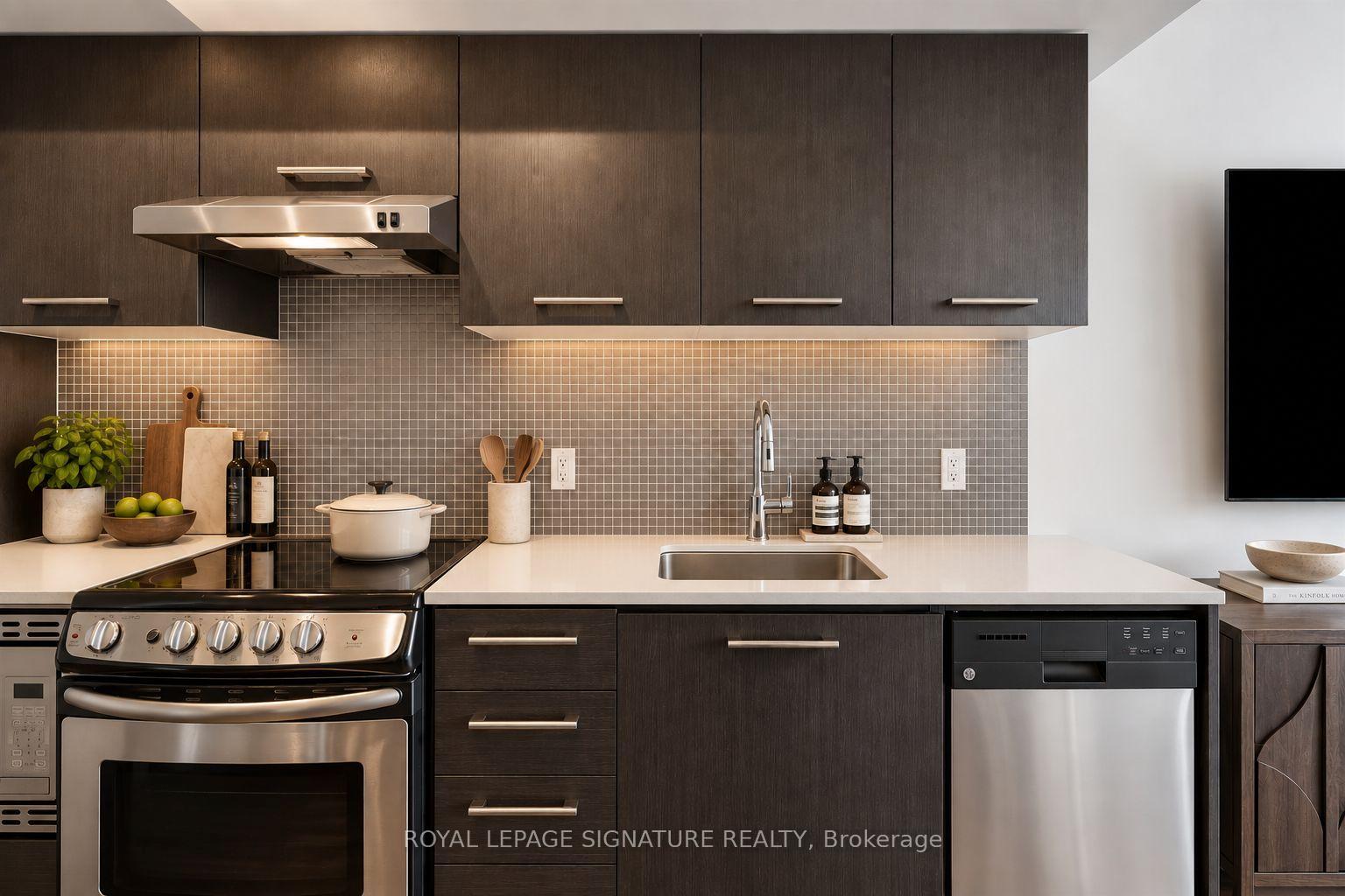 Photo 3 of Unit 1207, 87 Peter Street, Toronto, Waterfront Communities — HOMEH