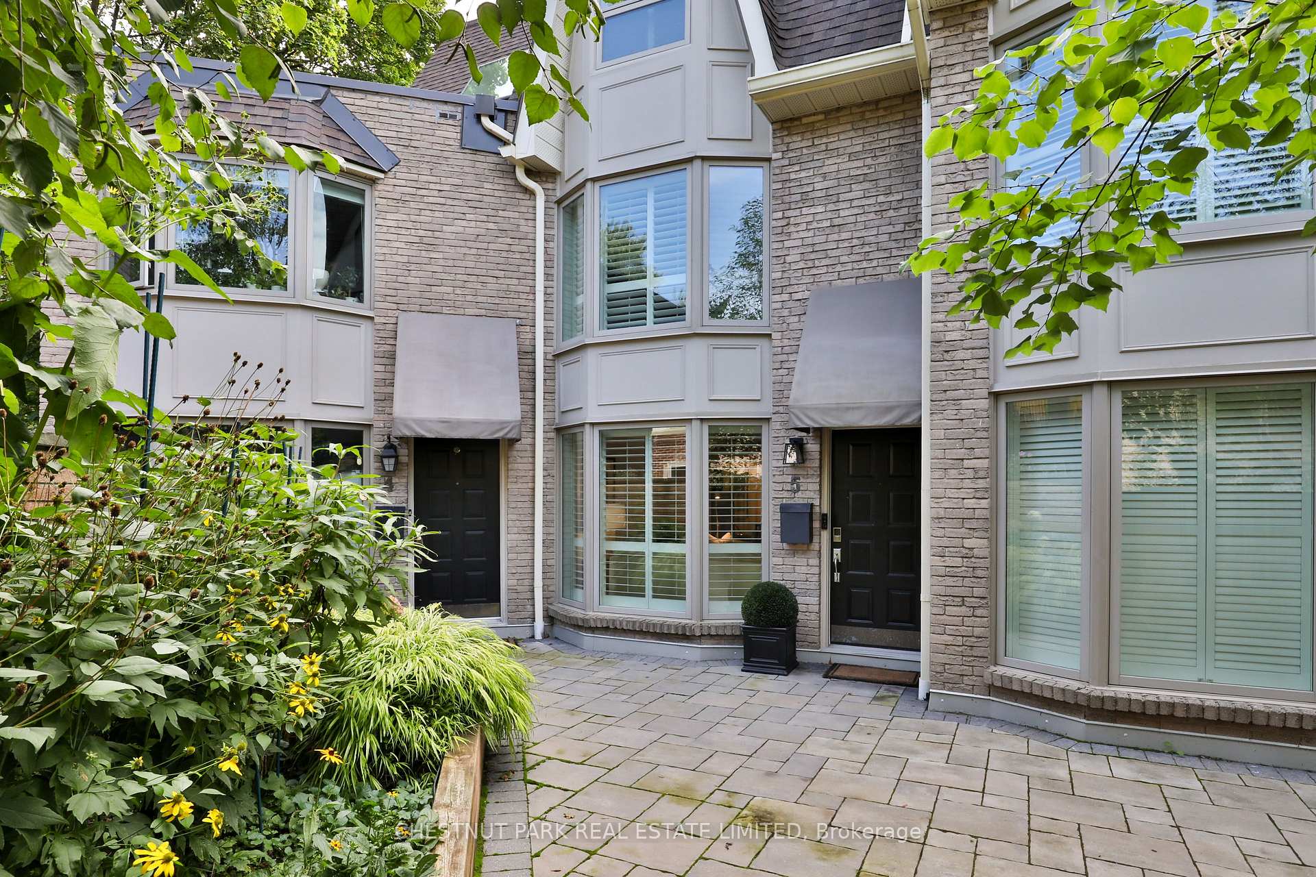 Front of Unit TH 5, 95 Summerhill Avenue