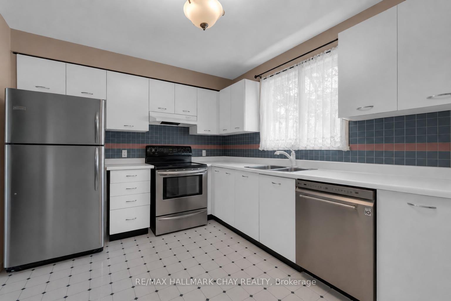 Photo 9 of Unit 103, 1 Quail Crescent, Barrie, Ardagh — HOMEH