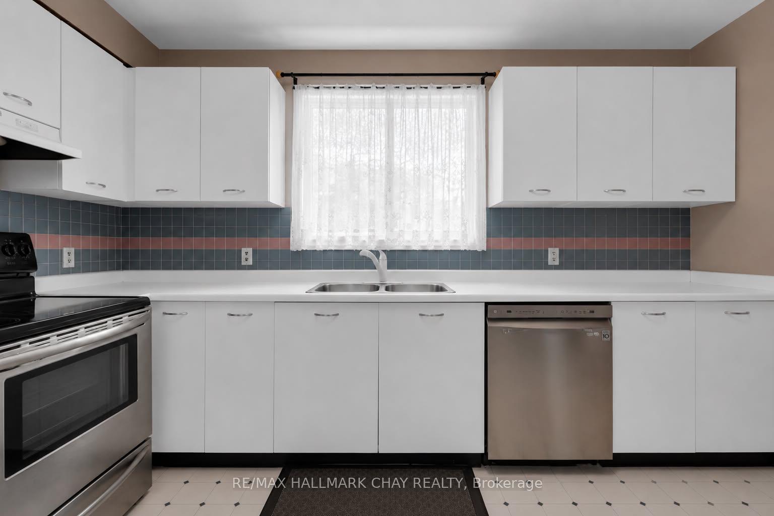 Photo 10 of Unit 103, 1 Quail Crescent, Barrie, Ardagh — HOMEH
