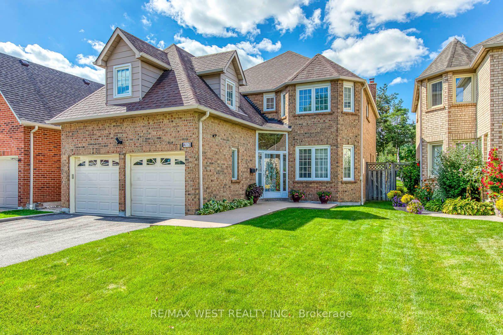 Photo 3 of 413 Camden Circle, Mississauga, Hurontario — HOMEH