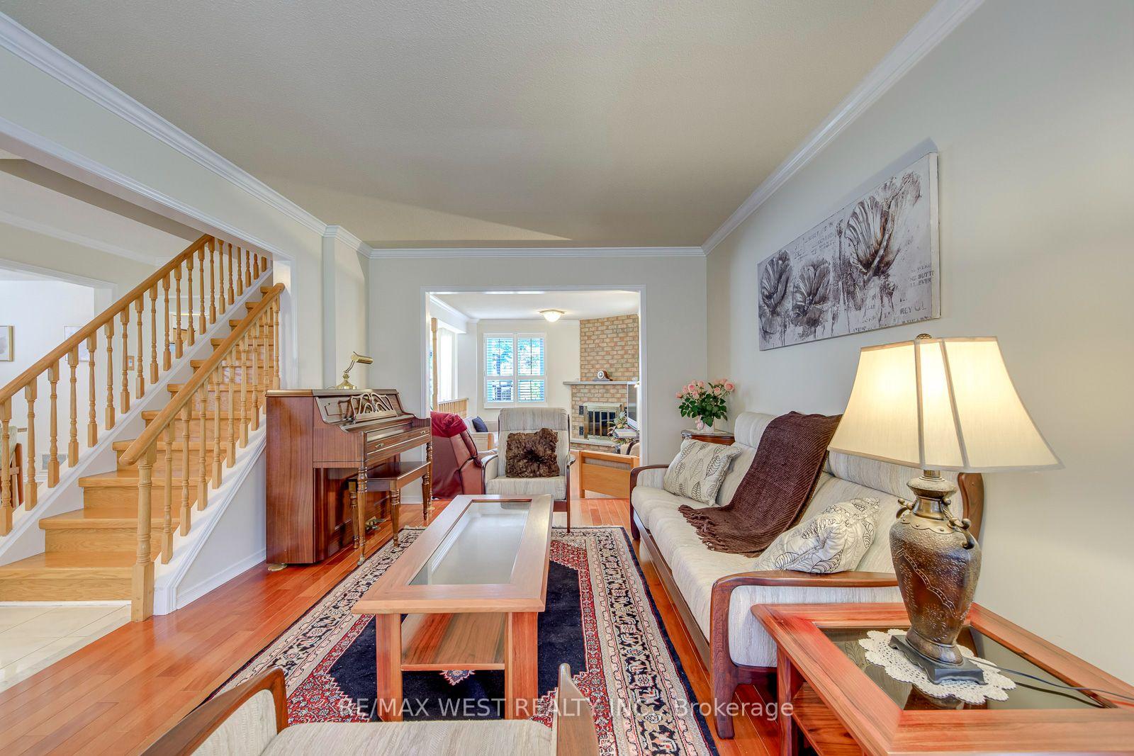 Photo 10 of 413 Camden Circle, Mississauga, Hurontario — HOMEH
