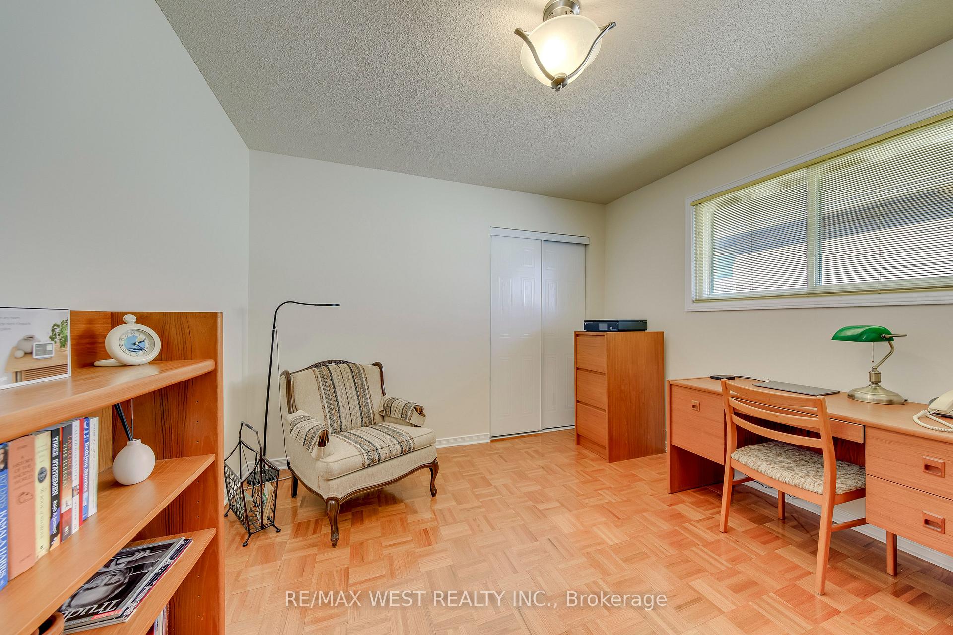 Photo 40 of 413 Camden Circle, Mississauga, Hurontario — HOMEH