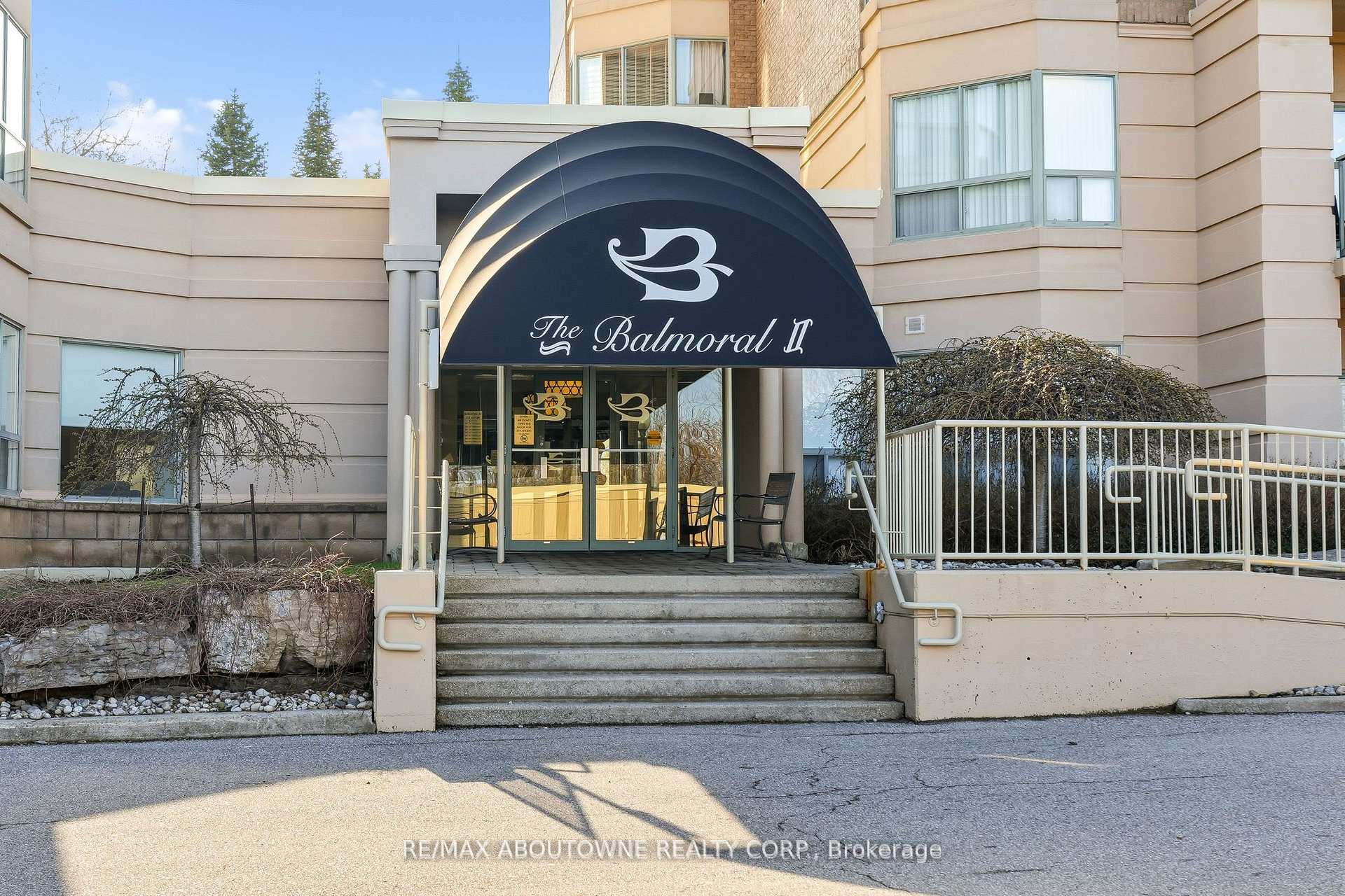 Photo 3 of Unit 209, 2085 Amherst Heights, Burlington, Brant Hills — HOMEH