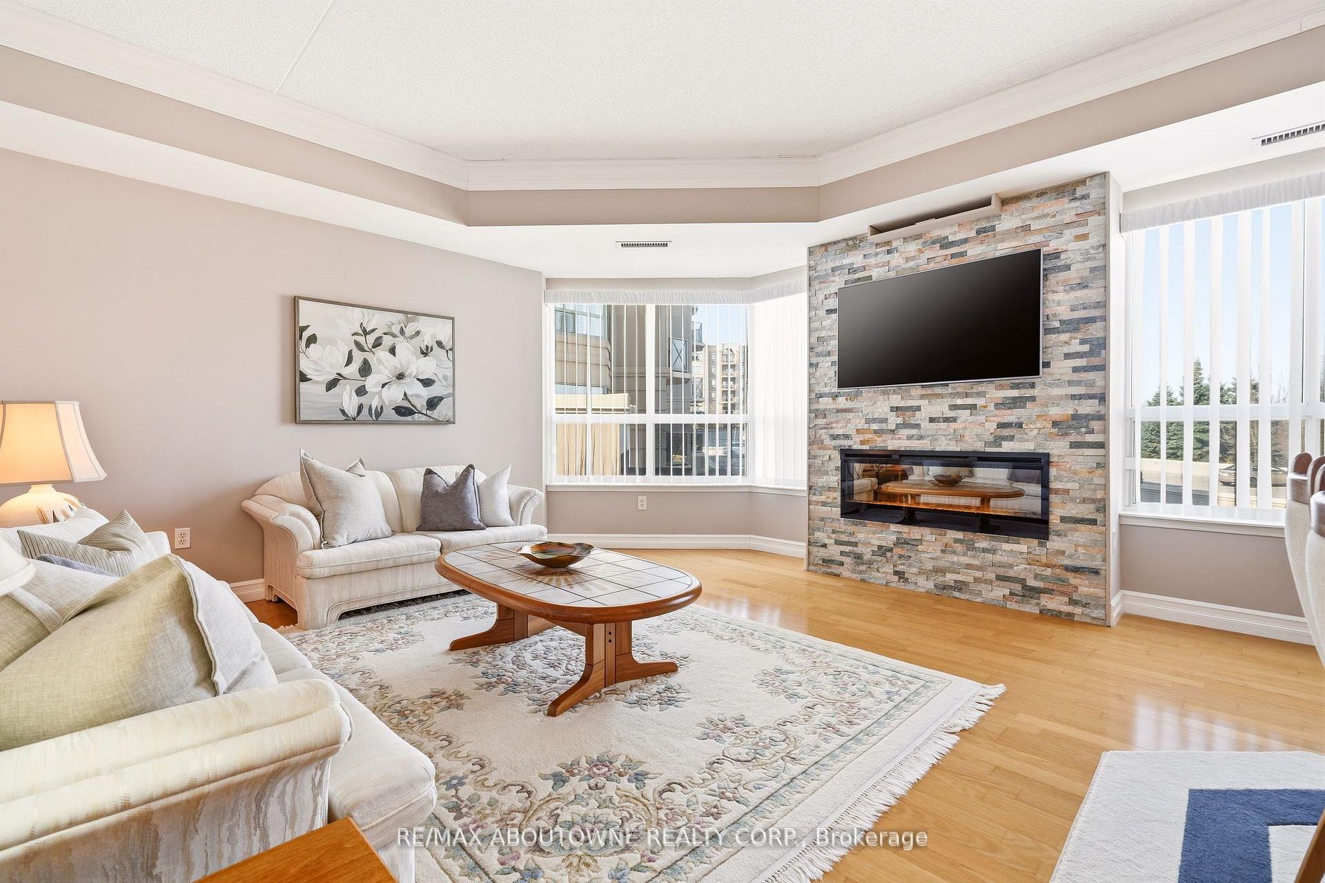 Photo 15 of Unit 209, 2085 Amherst Heights, Burlington, Brant Hills — HOMEH
