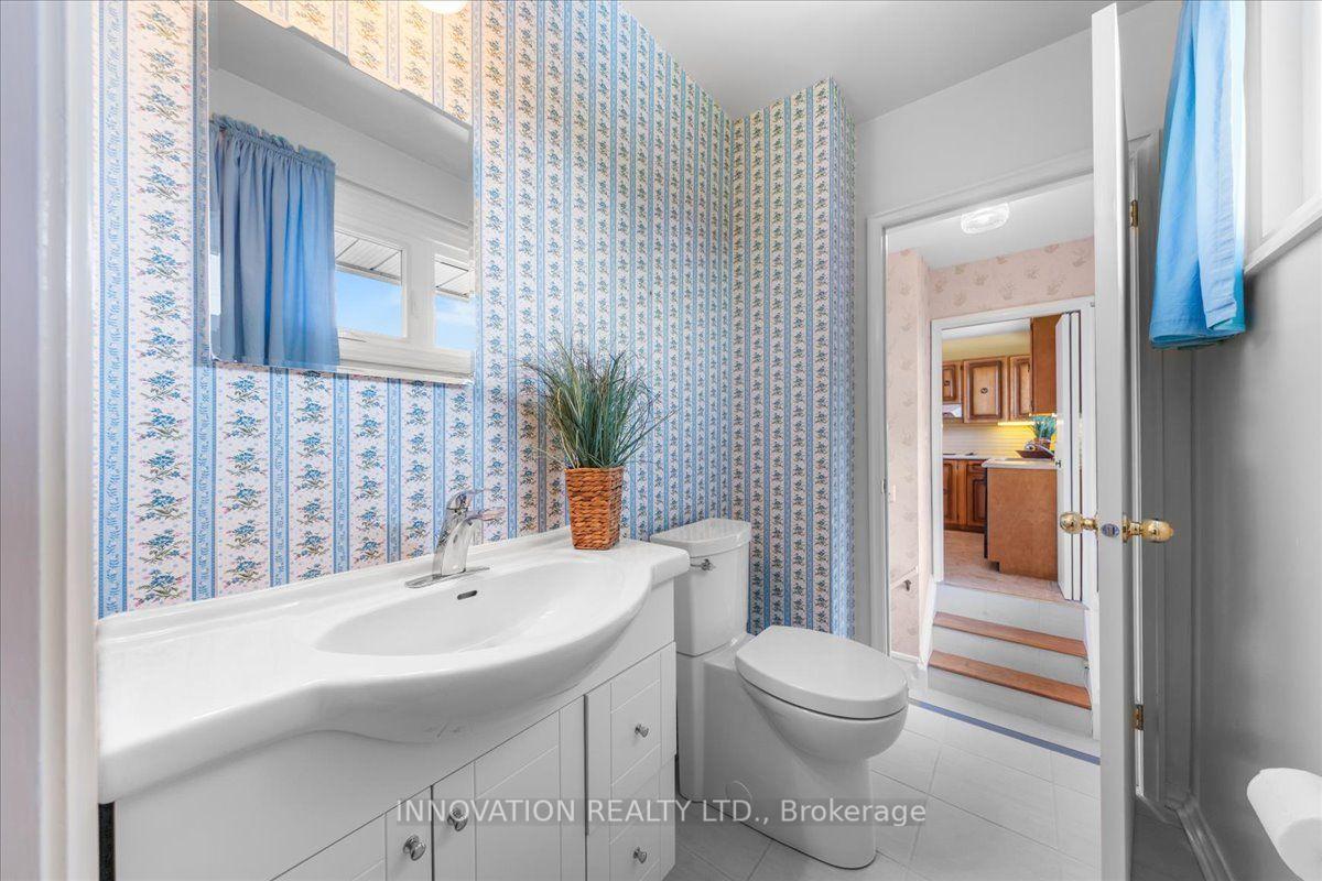 Photo 17 of 25 Brent Avenue, Ottawa, Manordale — HOMEH