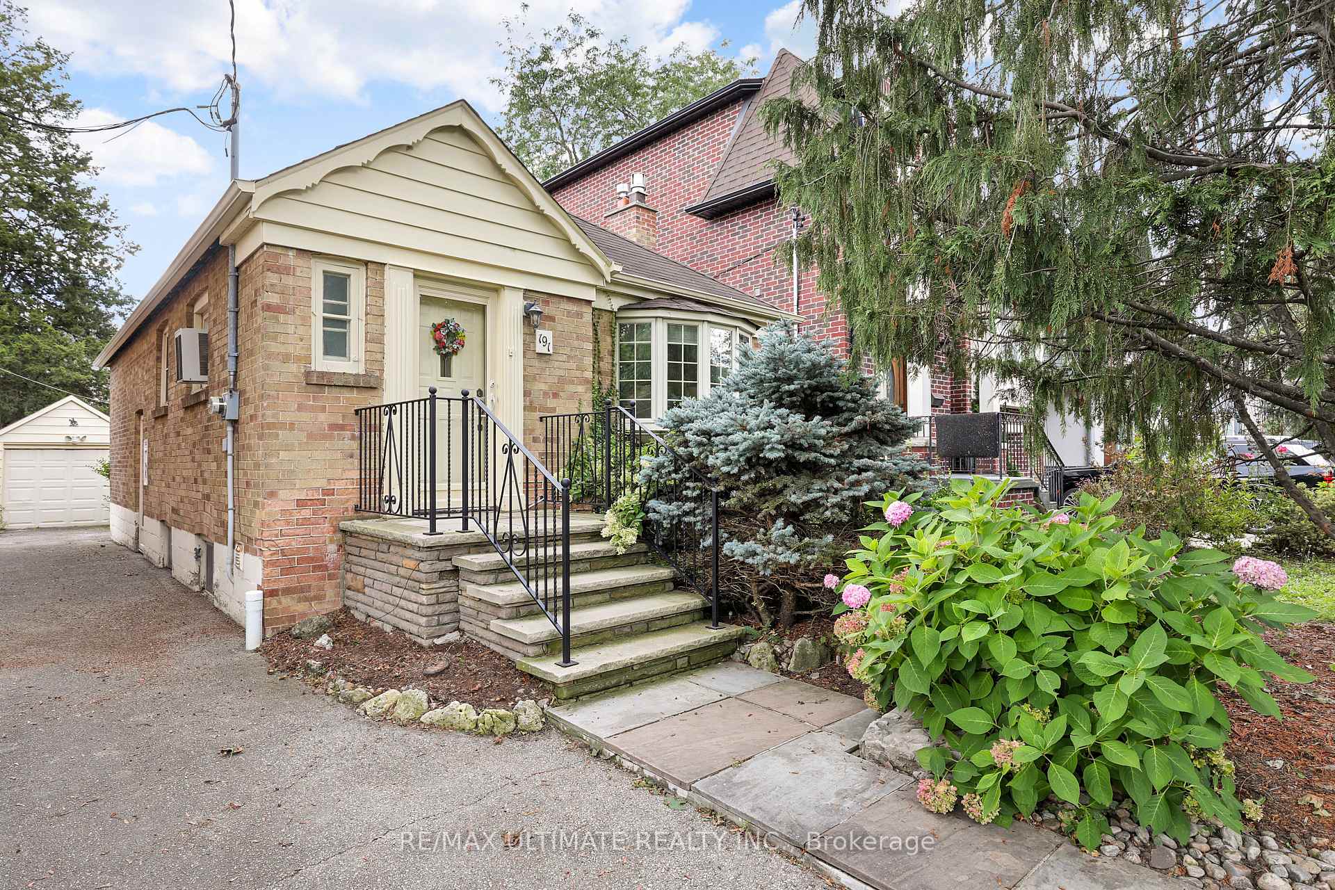 Photo 1 of 191 Glenvale Boulevard, Toronto, Leaside — HOMEH