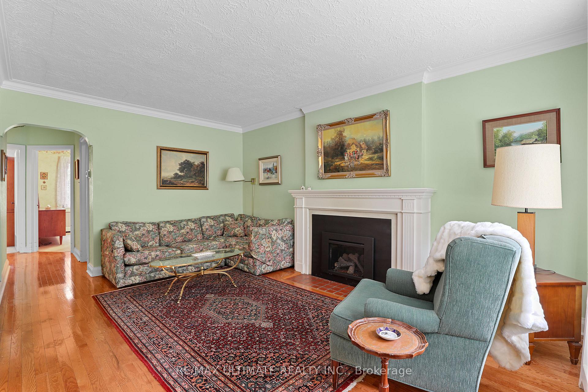 Photo 3 of 191 Glenvale Boulevard, Toronto, Leaside — HOMEH