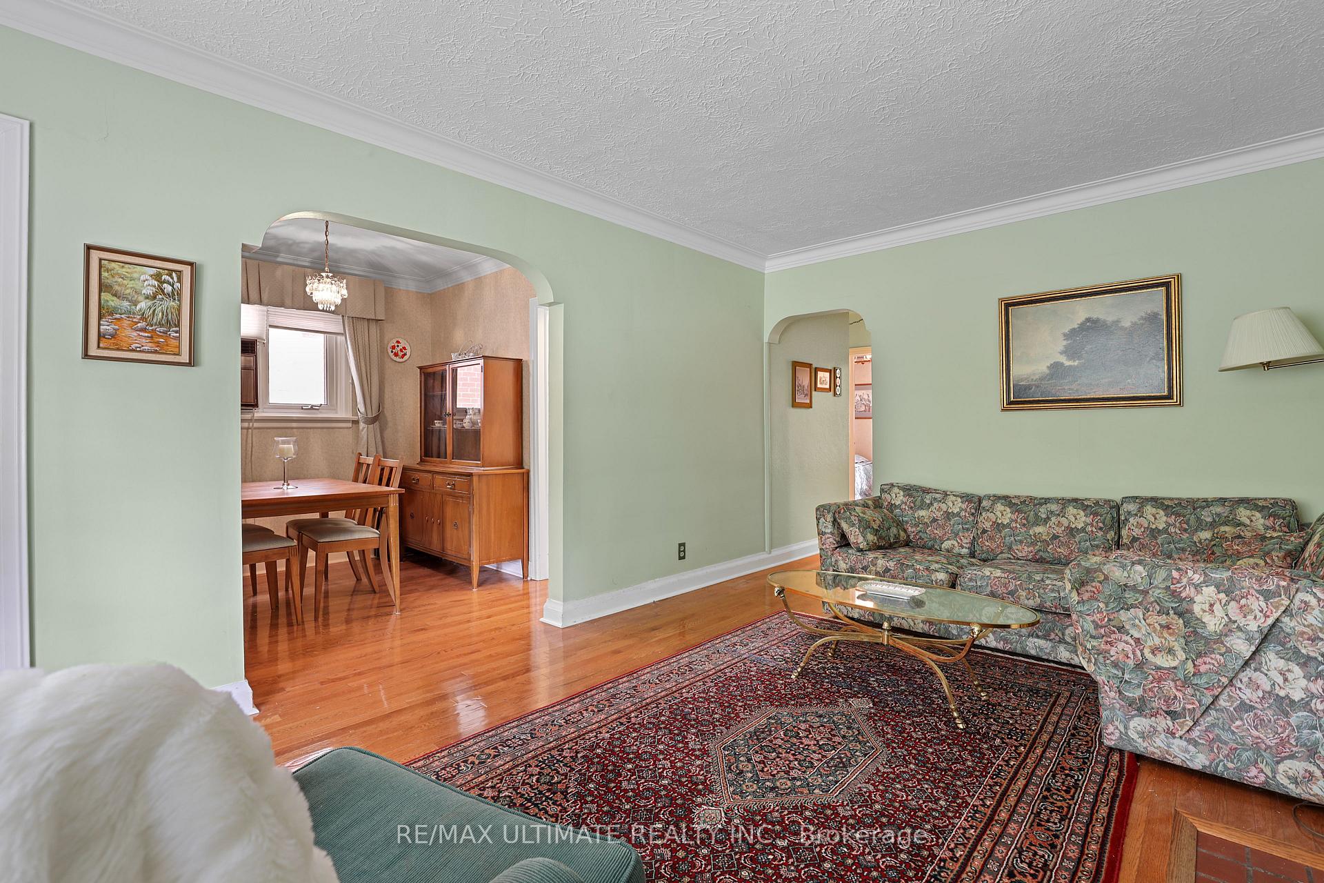 Photo 5 of 191 Glenvale Boulevard, Toronto, Leaside — HOMEH