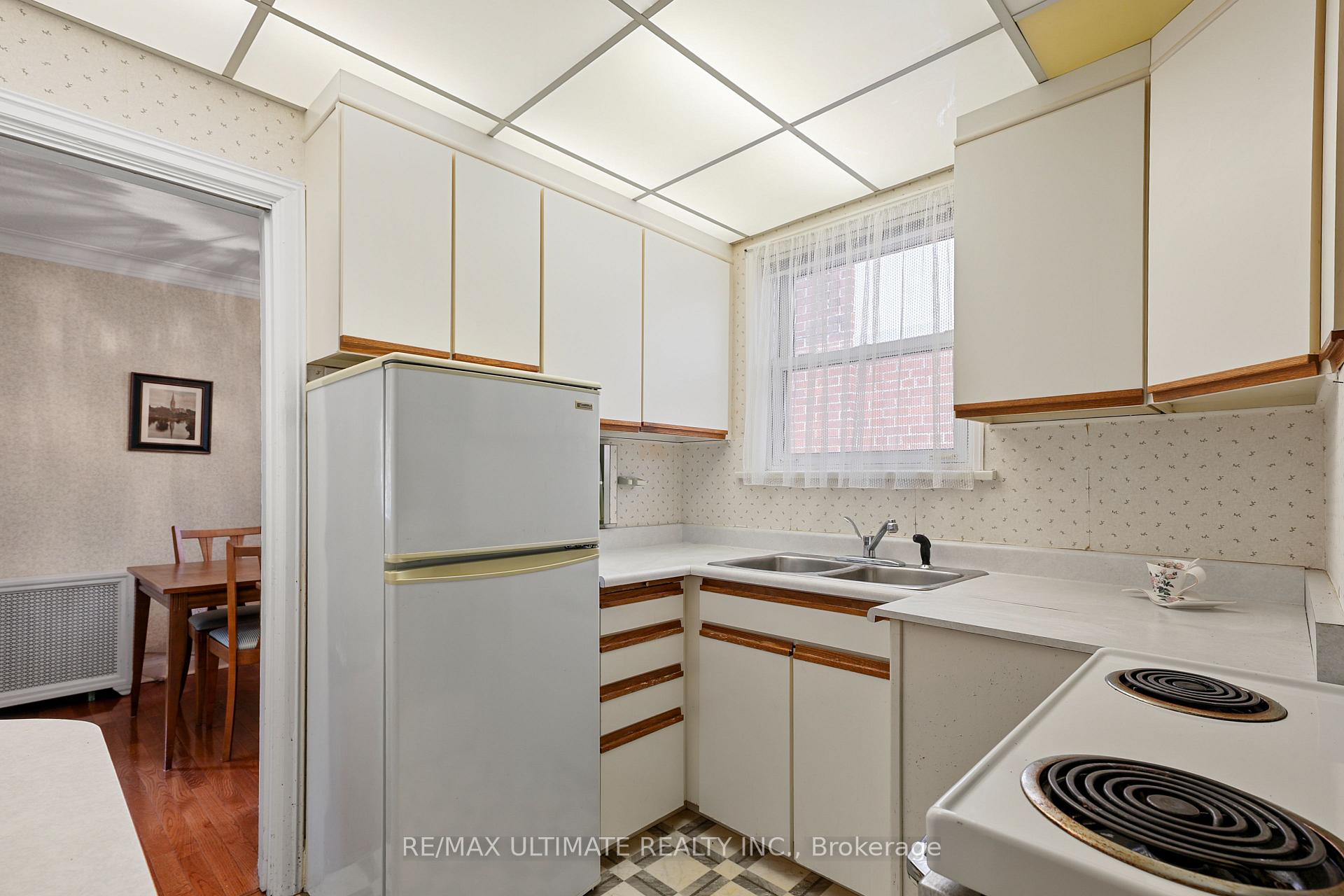 Photo 8 of 191 Glenvale Boulevard, Toronto, Leaside — HOMEH