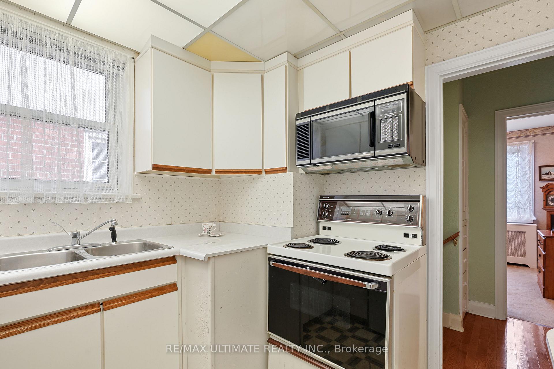 Photo 9 of 191 Glenvale Boulevard, Toronto, Leaside — HOMEH