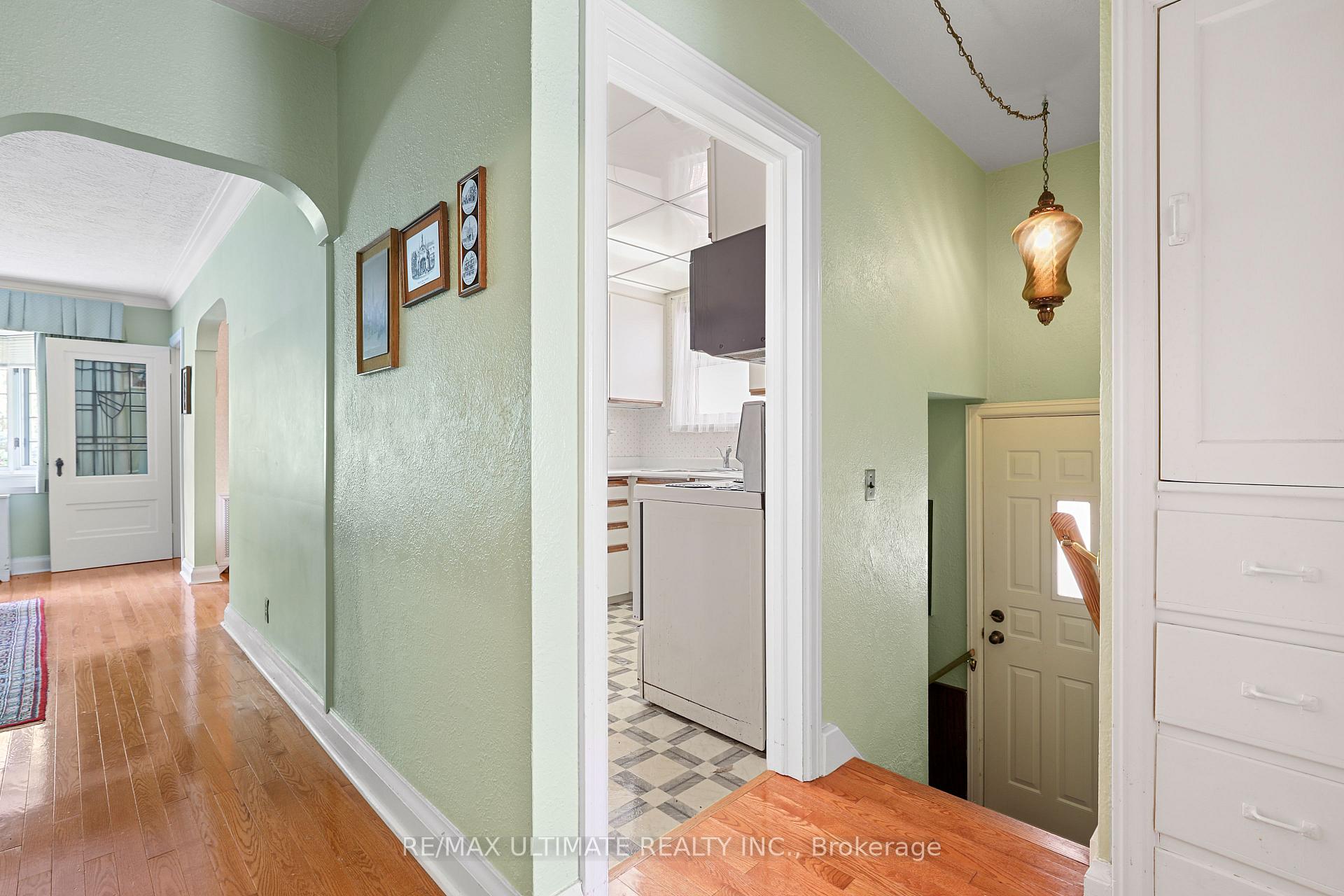 Photo 14 of 191 Glenvale Boulevard, Toronto, Leaside — HOMEH