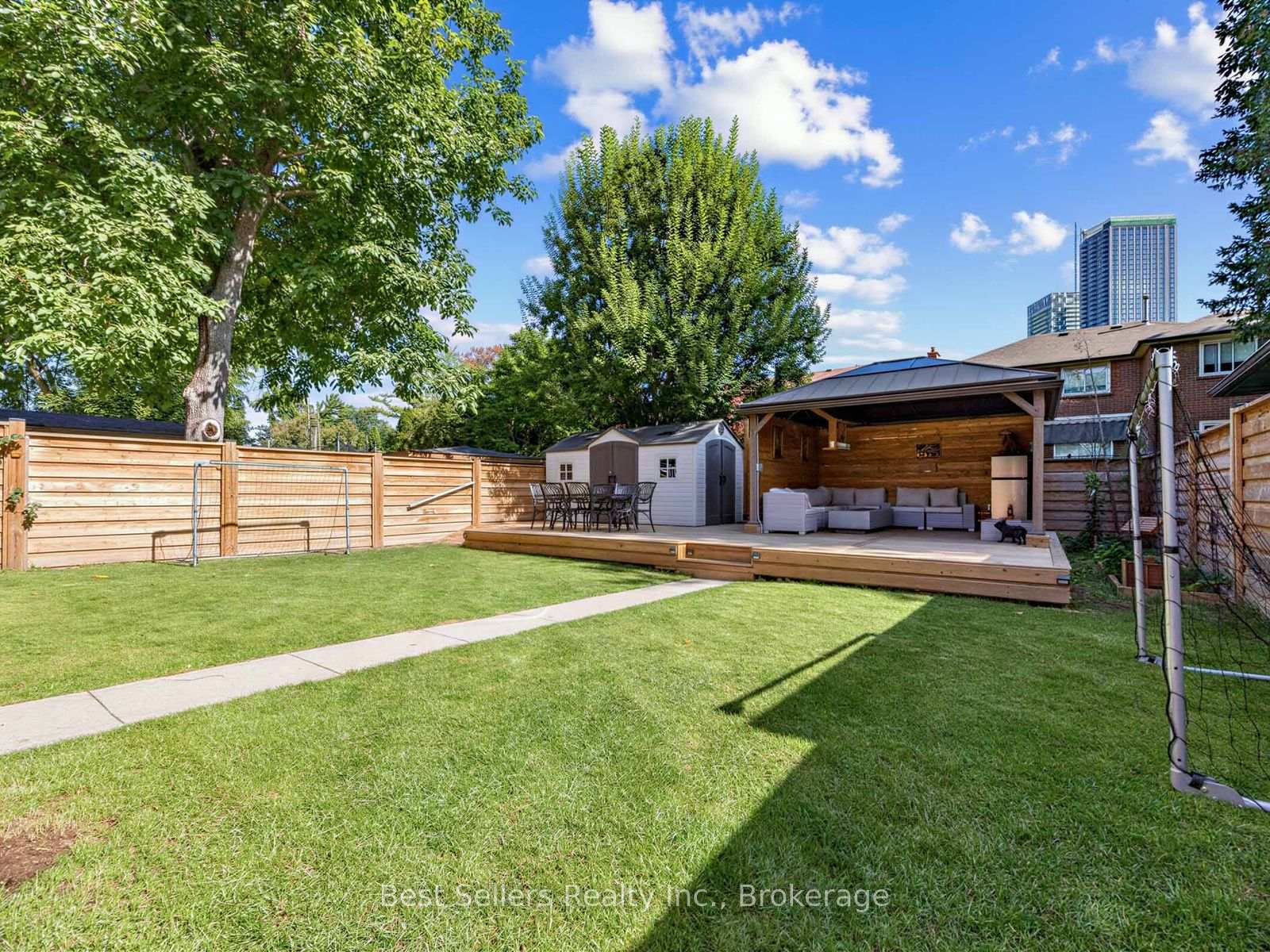 Photo 3 of 37 Wilmar Road, Etobicoke, Islington-City Centre West — HOMEH