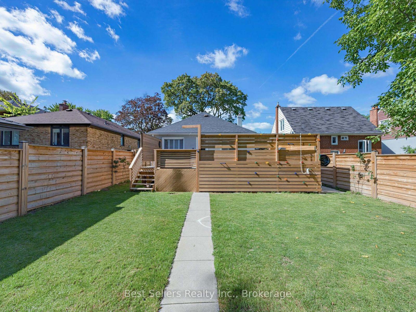 Photo 9 of 37 Wilmar Road, Etobicoke, Islington-City Centre West — HOMEH