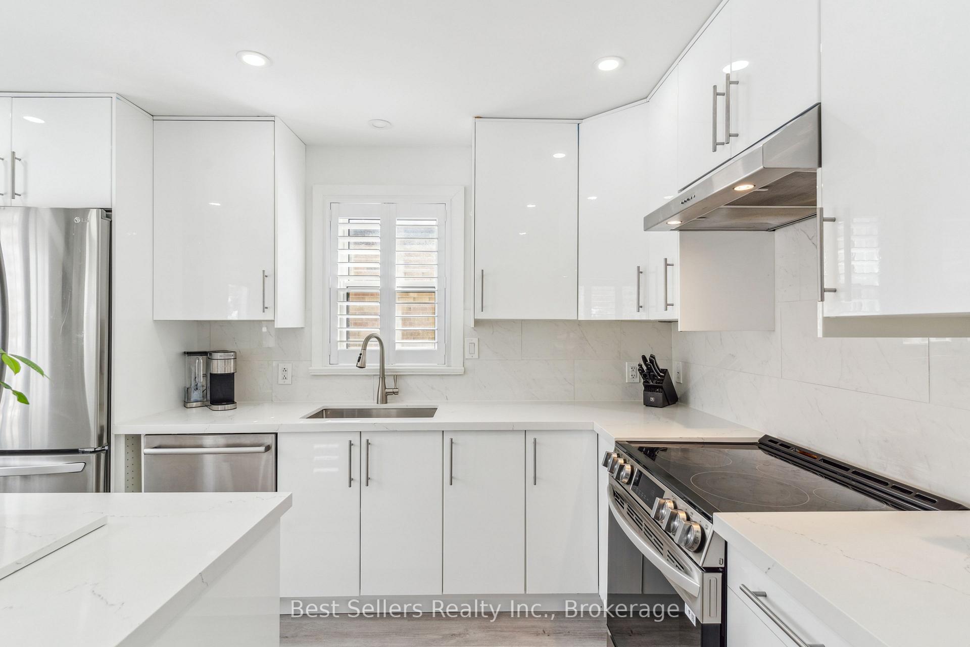 Photo 15 of 37 Wilmar Road, Etobicoke, Islington-City Centre West — HOMEH