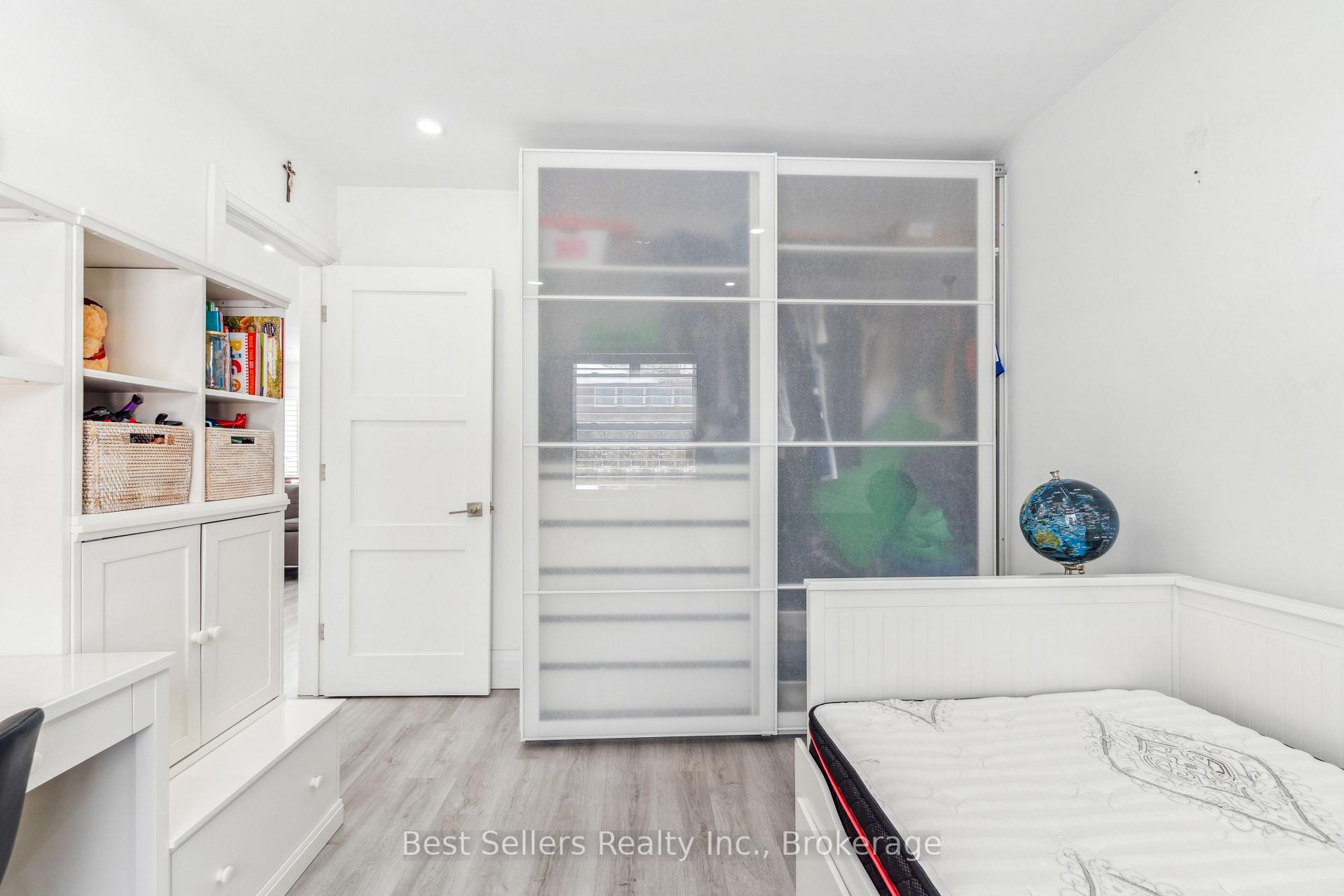 Photo 16 of 37 Wilmar Road, Etobicoke, Islington-City Centre West — HOMEH