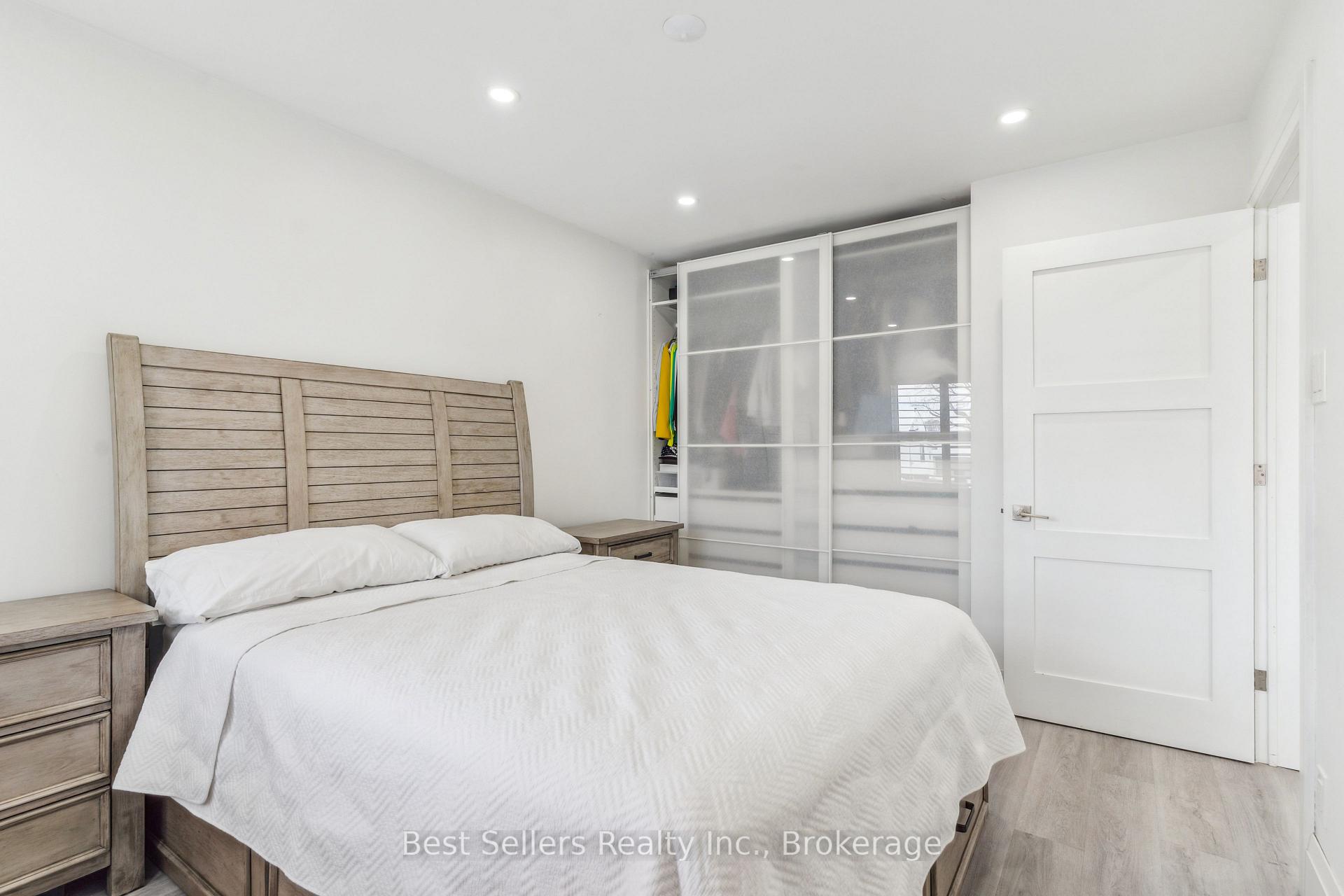 Photo 18 of 37 Wilmar Road, Etobicoke, Islington-City Centre West — HOMEH