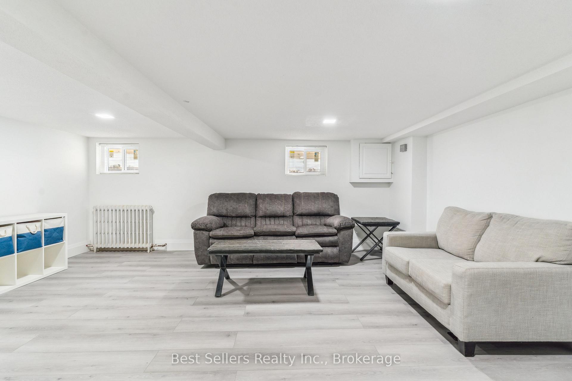 Photo 19 of 37 Wilmar Road, Etobicoke, Islington-City Centre West — HOMEH