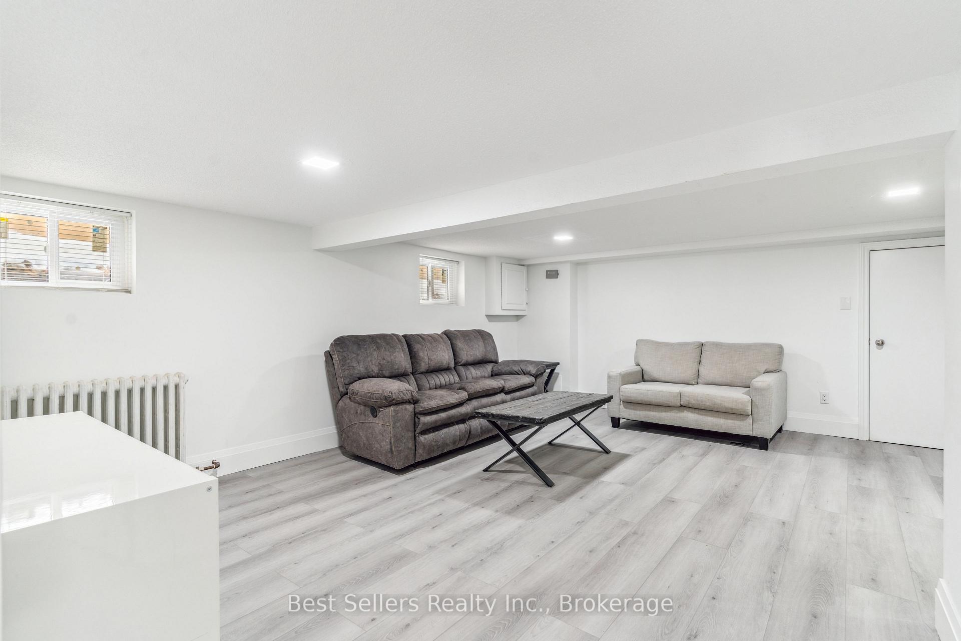 Photo 20 of 37 Wilmar Road, Etobicoke, Islington-City Centre West — HOMEH