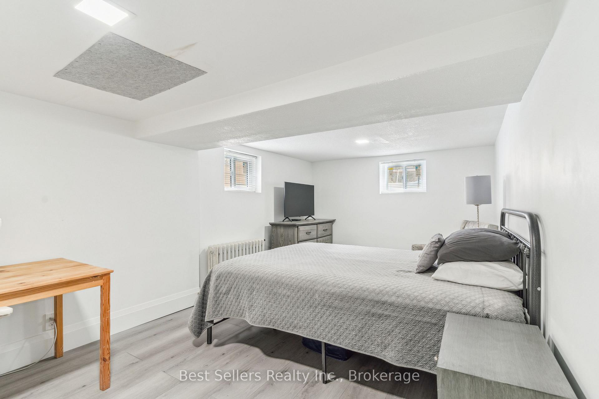 Photo 21 of 37 Wilmar Road, Etobicoke, Islington-City Centre West — HOMEH