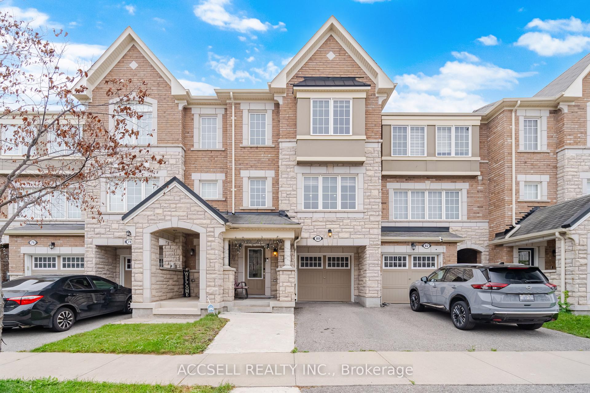 Photo 3 of 80 Bannister Crescent, Brampton, Northwest Brampton — HOMEH