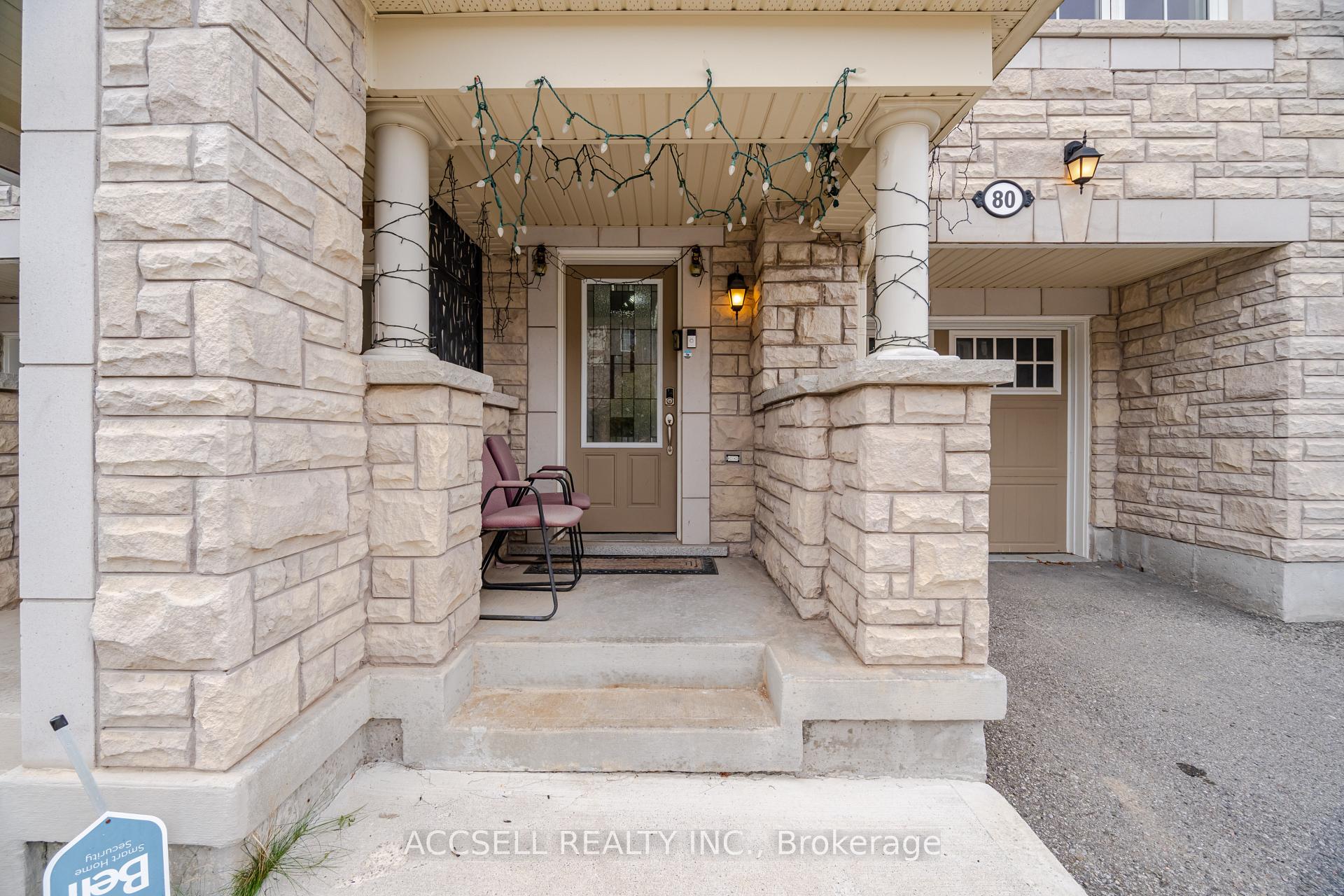 Photo 4 of 80 Bannister Crescent, Brampton, Northwest Brampton — HOMEH