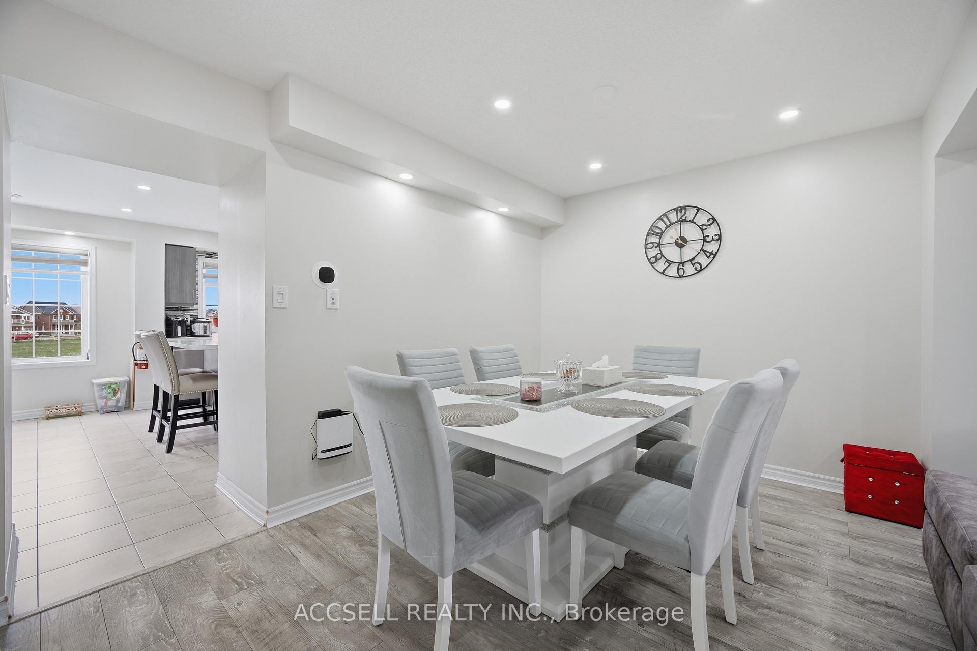 Photo 12 of 80 Bannister Crescent, Brampton, Northwest Brampton — HOMEH