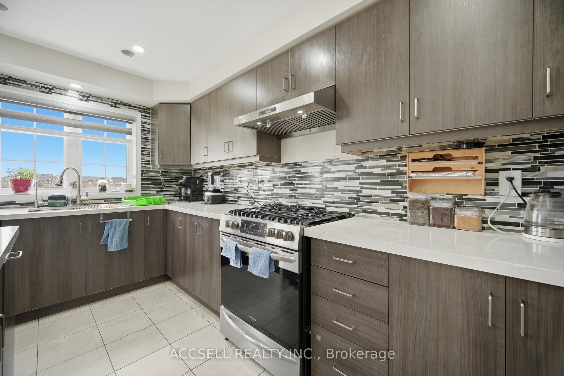 Photo 17 of 80 Bannister Crescent, Brampton, Northwest Brampton — HOMEH