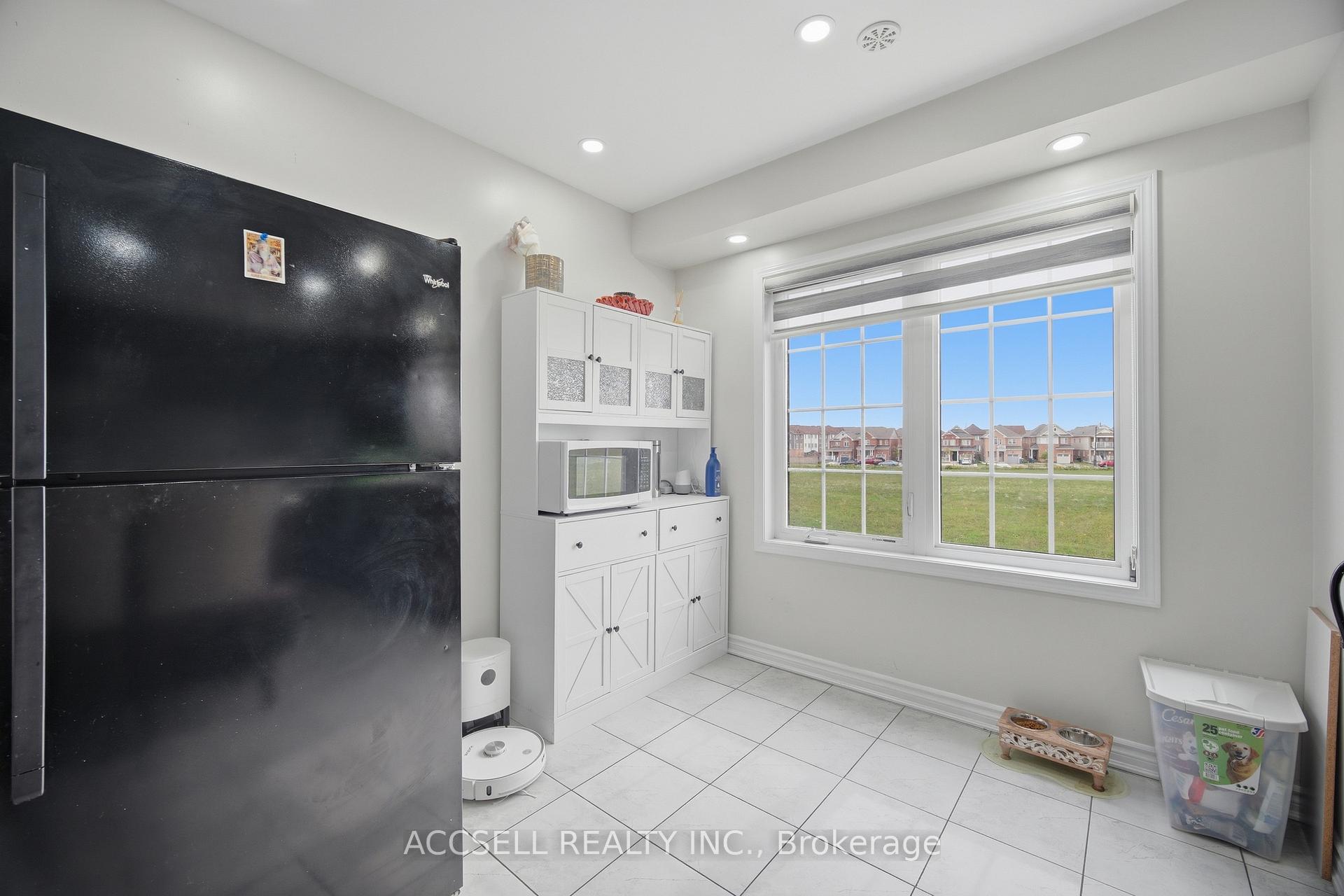 Photo 21 of 80 Bannister Crescent, Brampton, Northwest Brampton — HOMEH