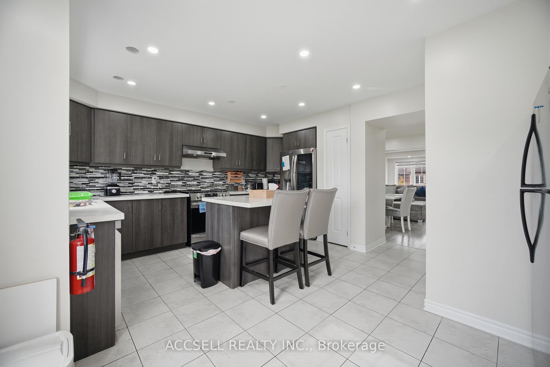 Photo 22 of 80 Bannister Crescent, Brampton, Northwest Brampton — HOMEH