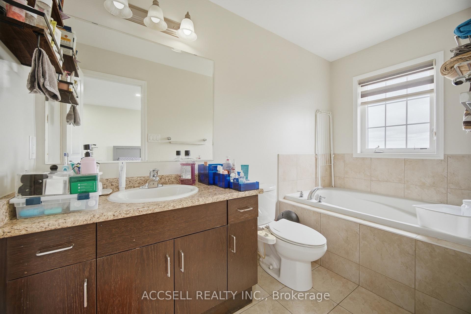 Photo 28 of 80 Bannister Crescent, Brampton, Northwest Brampton — HOMEH