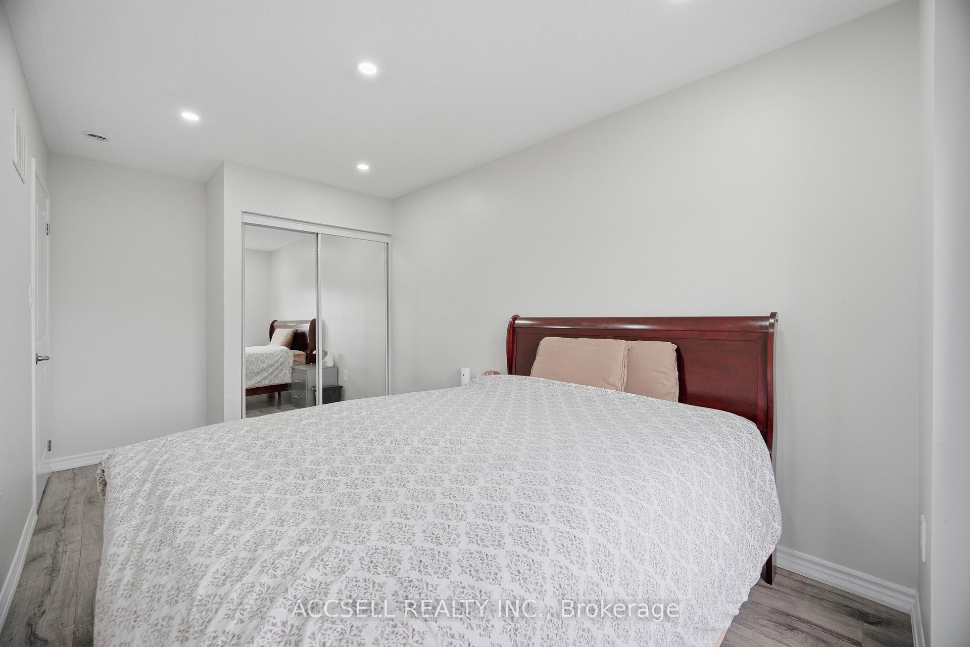 Photo 32 of 80 Bannister Crescent, Brampton, Northwest Brampton — HOMEH