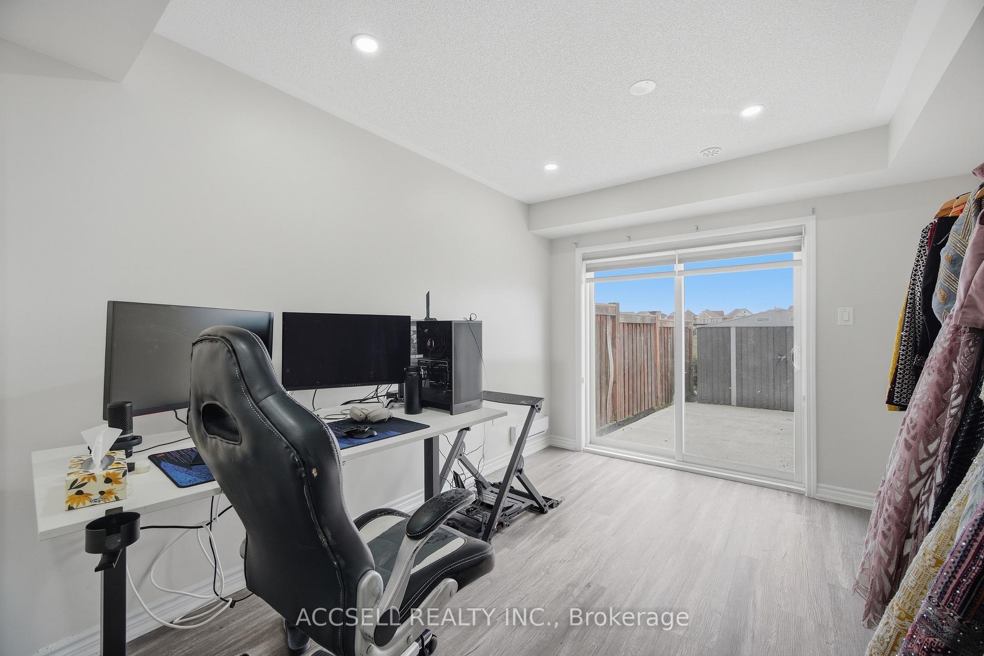 Photo 37 of 80 Bannister Crescent, Brampton, Northwest Brampton — HOMEH